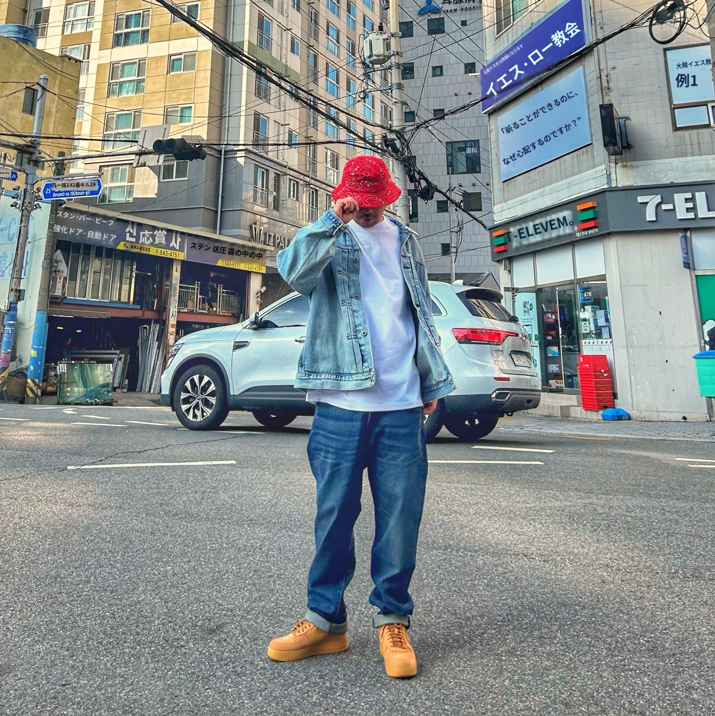 Supreme Velvet Paisley Boonie Red - 23FW, Levi's x Beams Stay Loose T-Shirt White Multi 착용 스타일 - 1