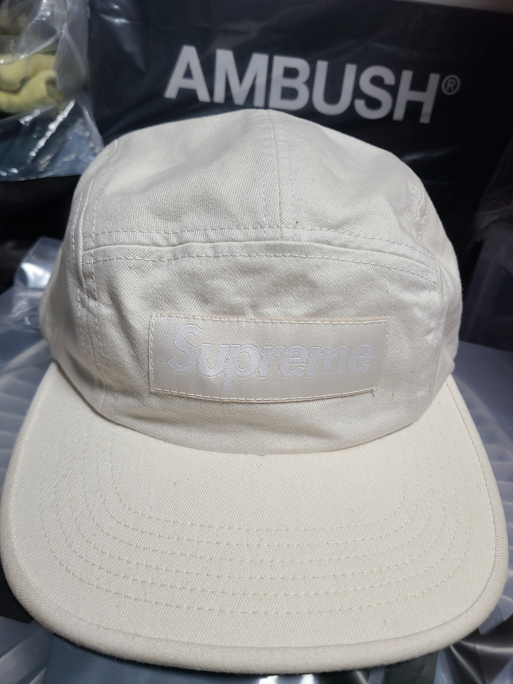 Supreme Washed Chino Twill Camp Cap Natural - 23FW 착용 스타일 - 1
