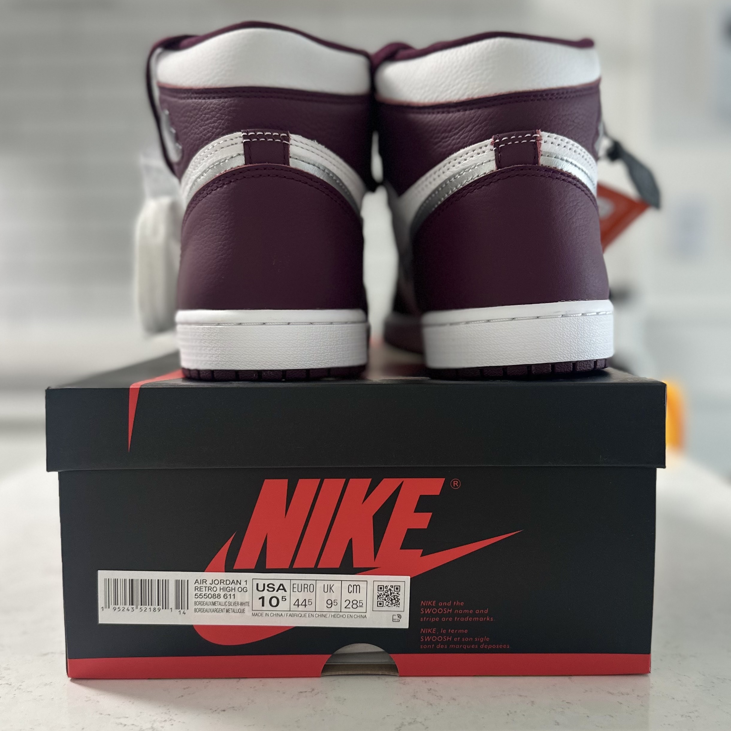 Jordan 1 Retro High OG Bordeaux 착용 스타일 - 2