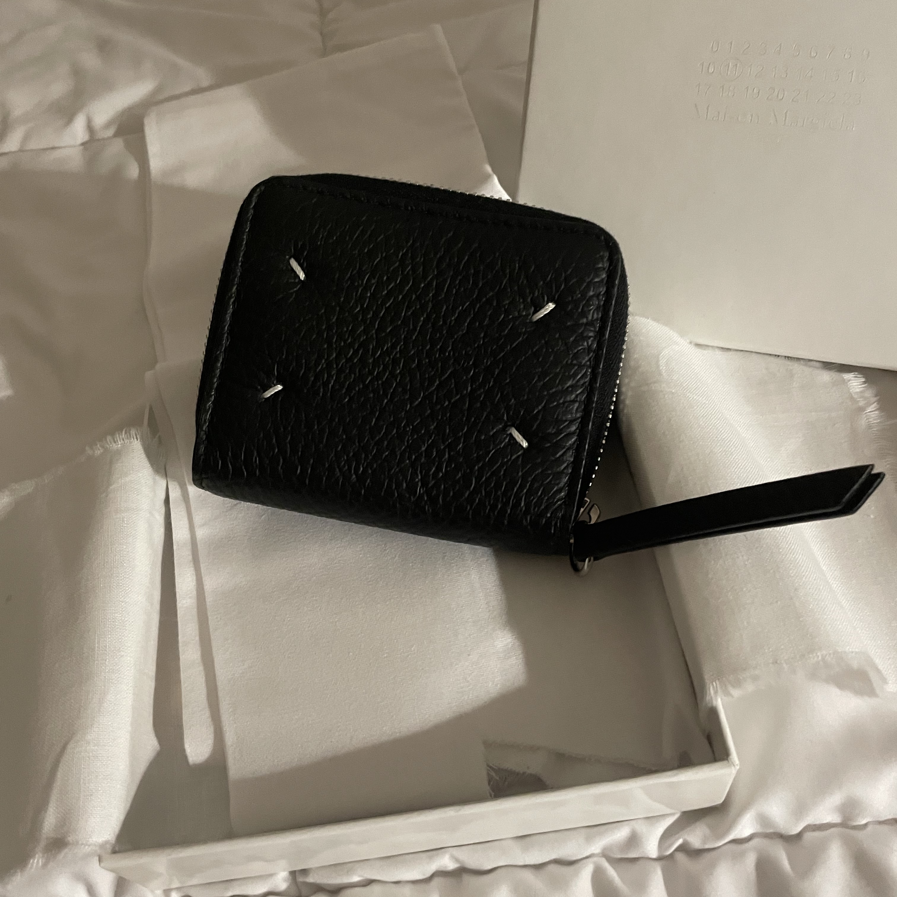 Maison Margiela Glam Slam Coin Pouch Black 착용 스타일 - 1
