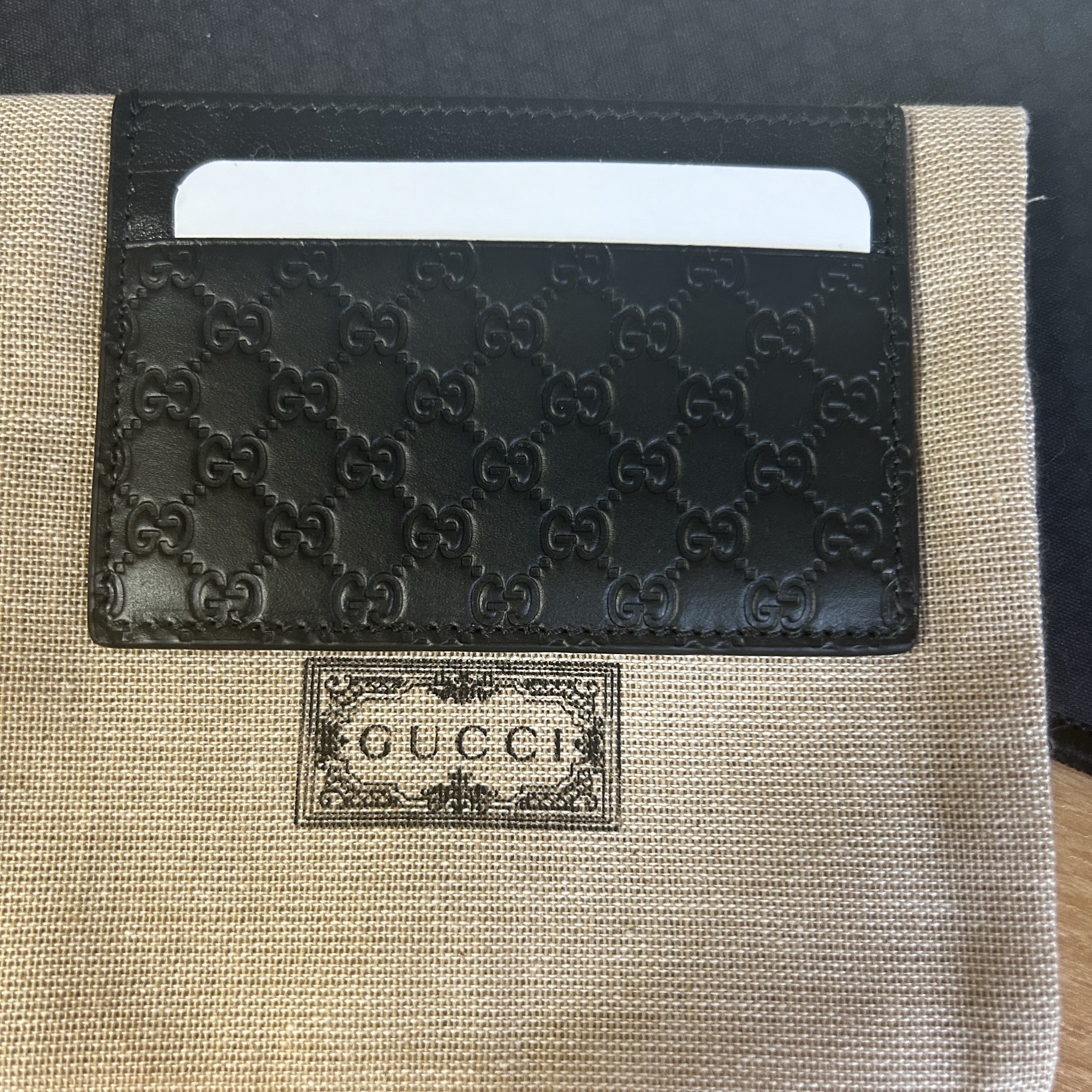 Gucci Micro GG Ssima Card Case Black 착용 스타일