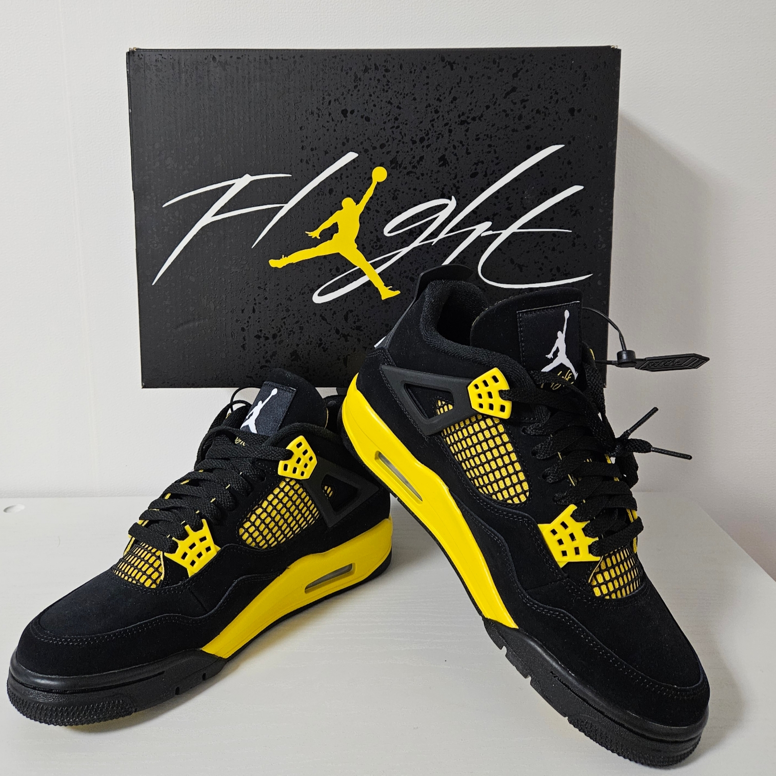 Jordan 4 Retro Thunder 2023 착용 스타일