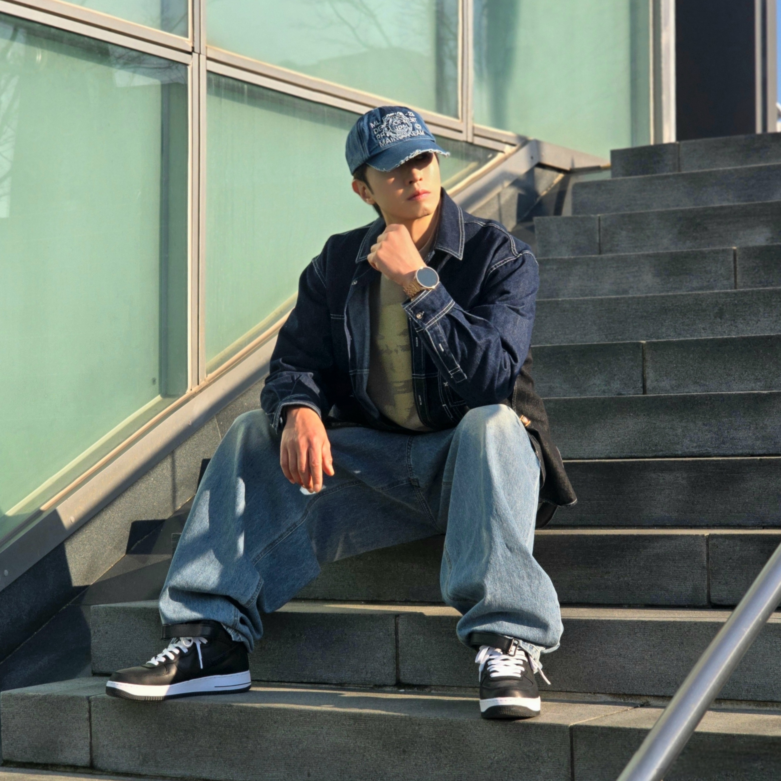 Nike x Stussy Air Force 1 '07 Mid SP Black, Millo Archive Core Denim Ball Cap Washed Blue 착용 스타일 - 4