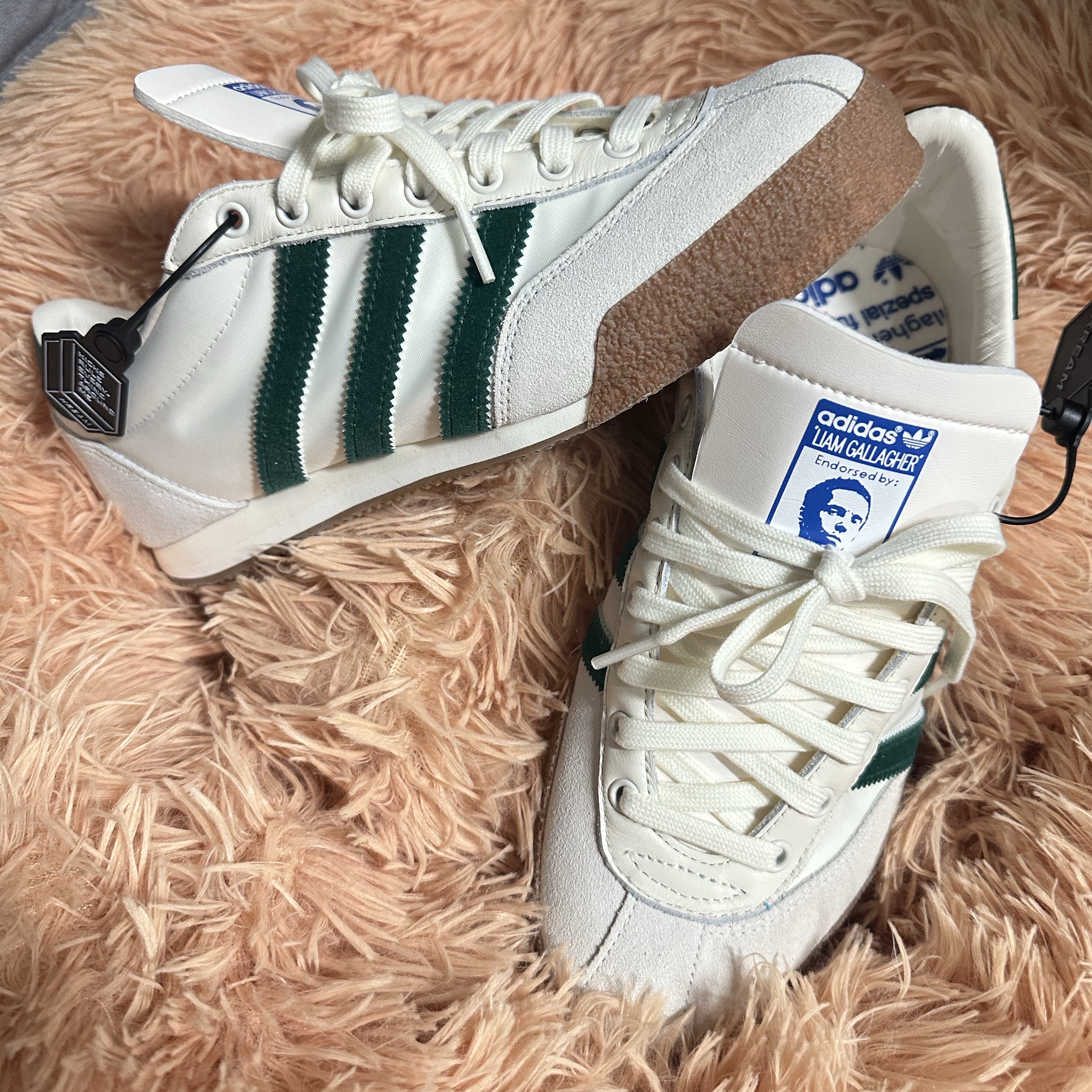 Adidas x Liam Gallagher Spezial LG II Cream White Collegiate Green 착용 스타일 - 1