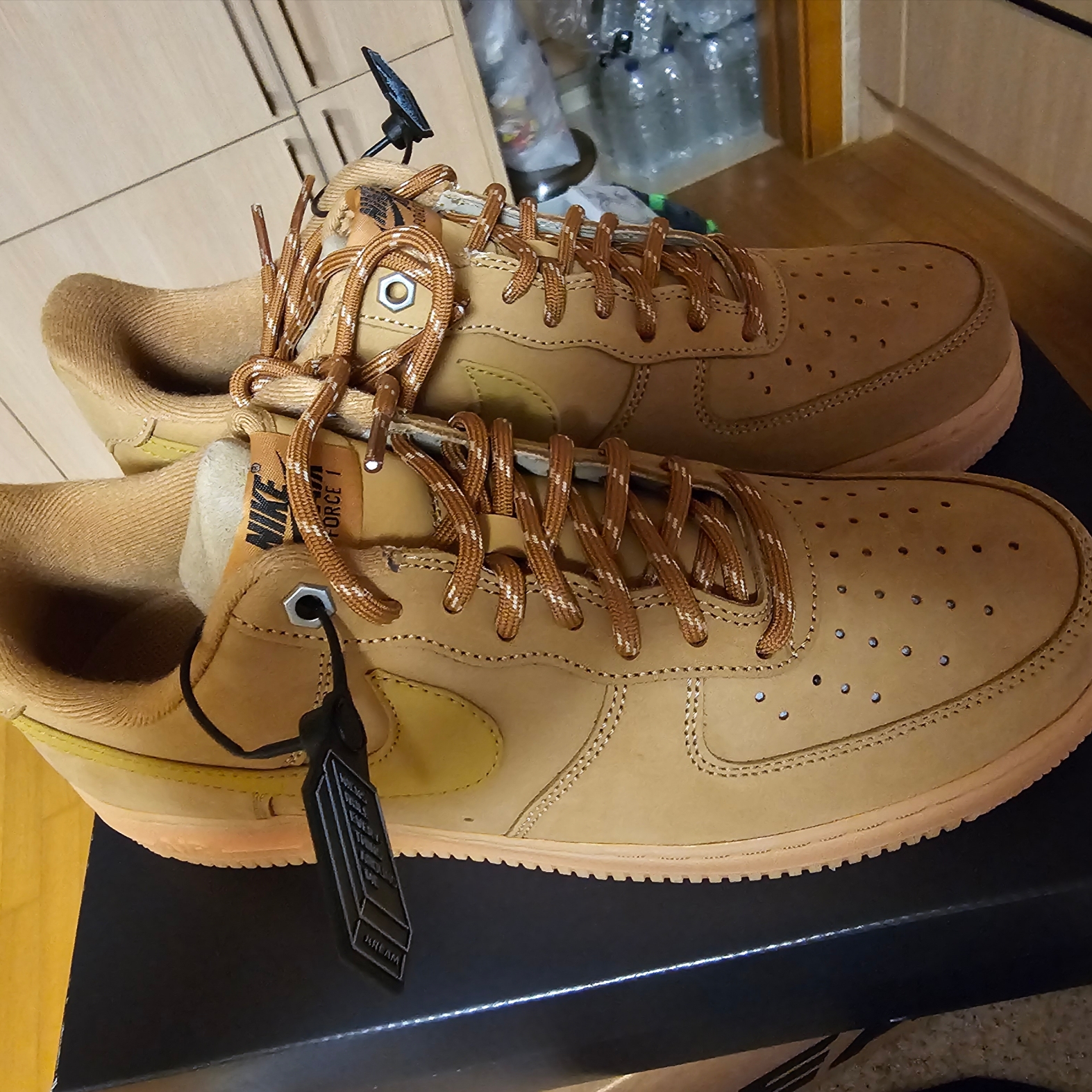 Nike Air Force 1 '07 WB Flax 착용 스타일