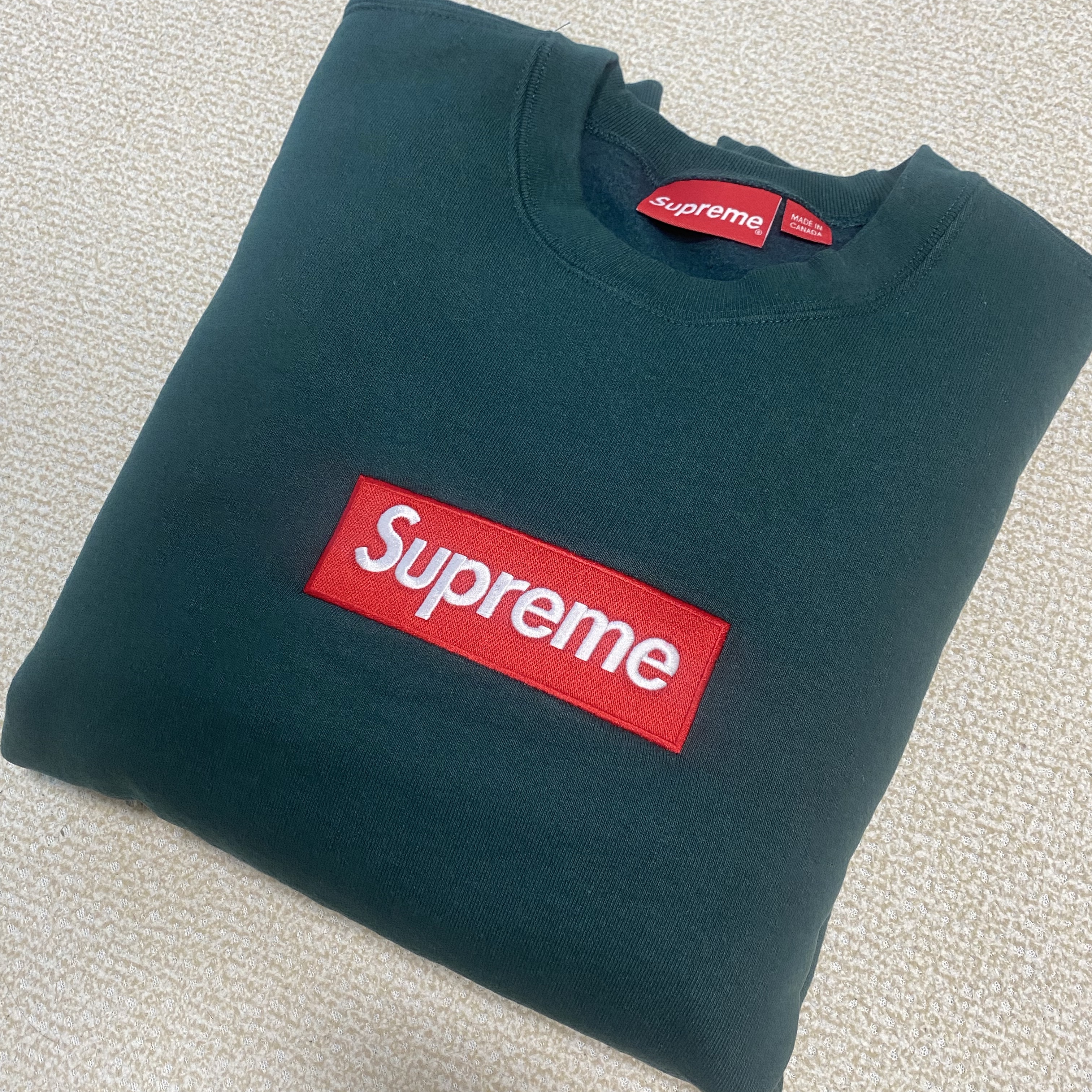 Supreme Box Logo Crewneck Dark Pine - 22FW 착용 스타일