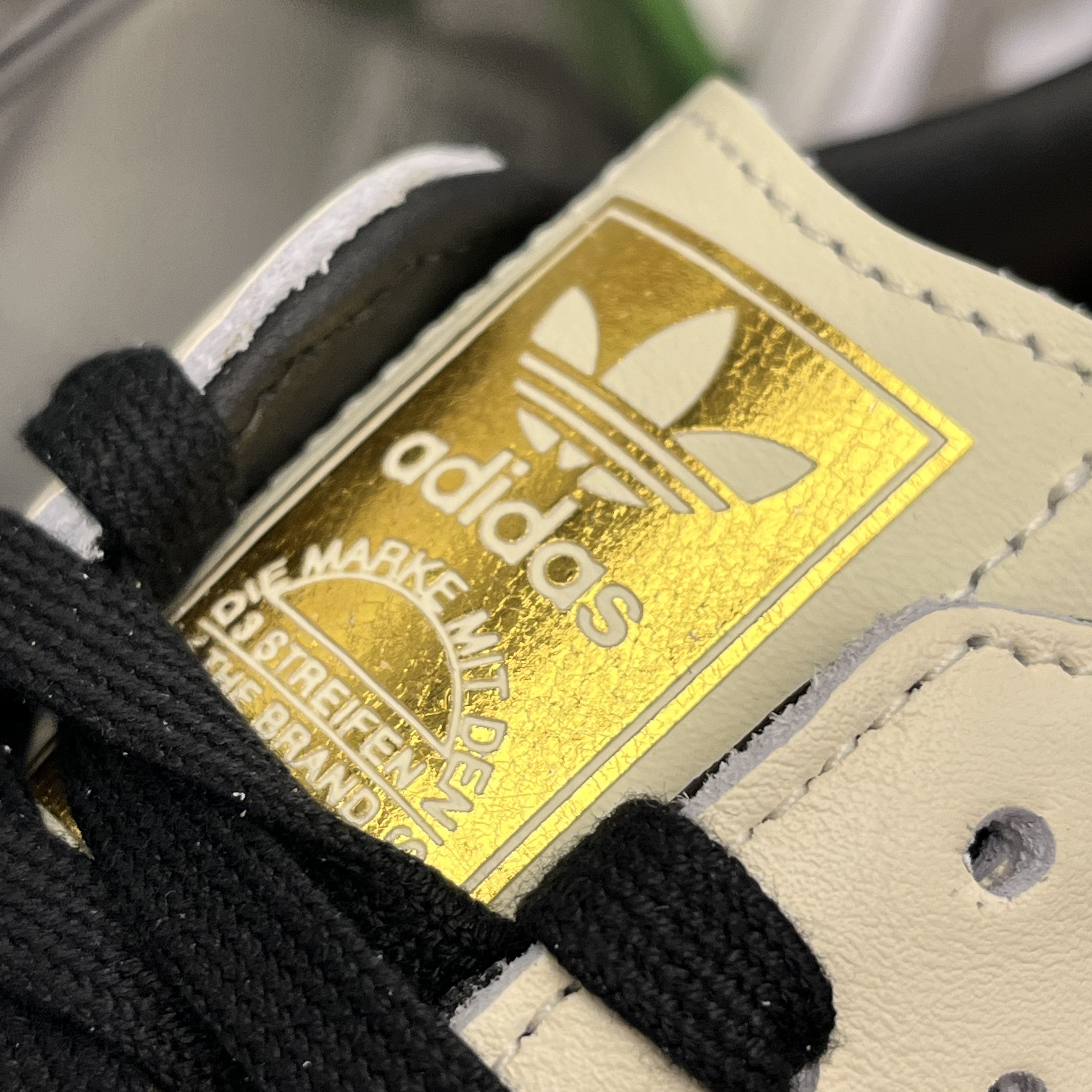 (W) Adidas Samba OG Cream White Core Black 착용 스타일 - 1