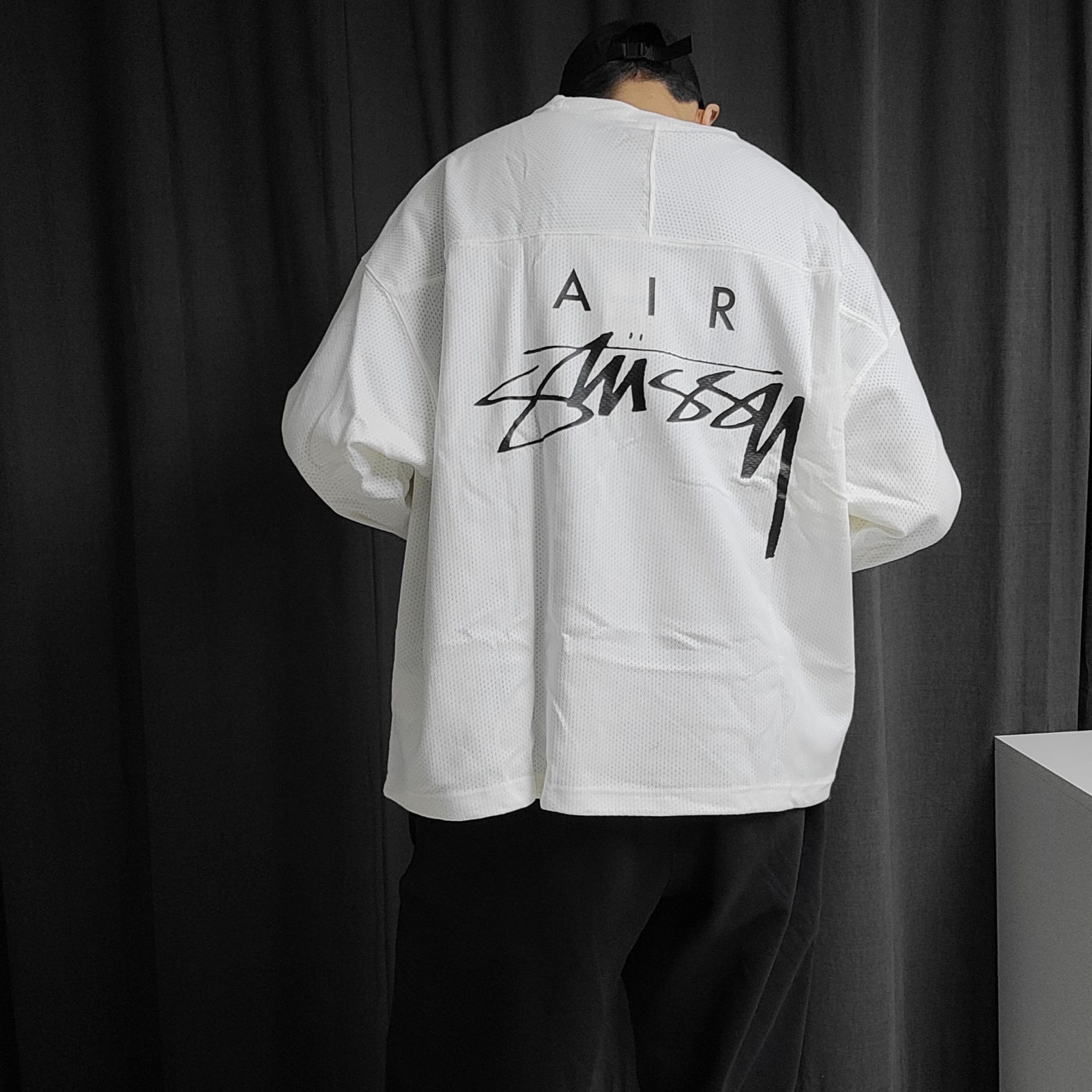 Nike x Stussy Long Sleeve Top Sail (FJ9164-133) 착용 스타일 - 1