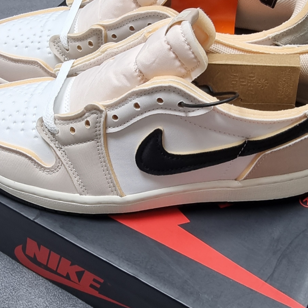 Jordan 1 Retro Low OG EX White and Coconut Milk 착용 스타일 - 2