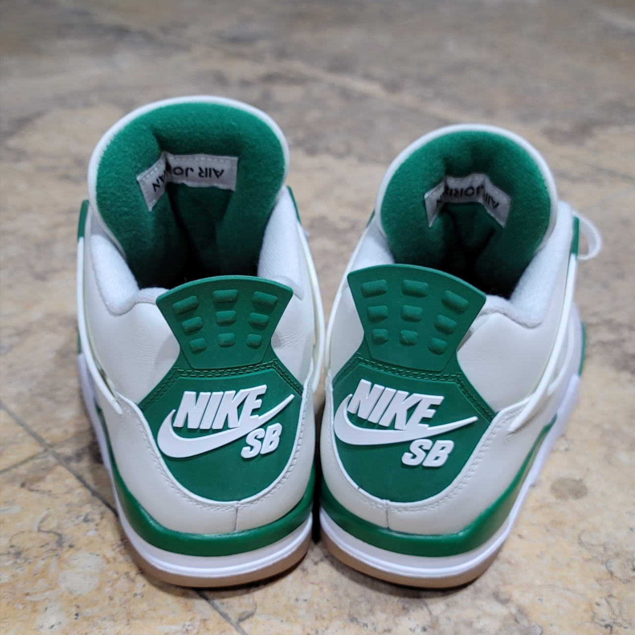 Jordan 4 x Nike SB Retro SP Pine Green 착용 스타일 - 3