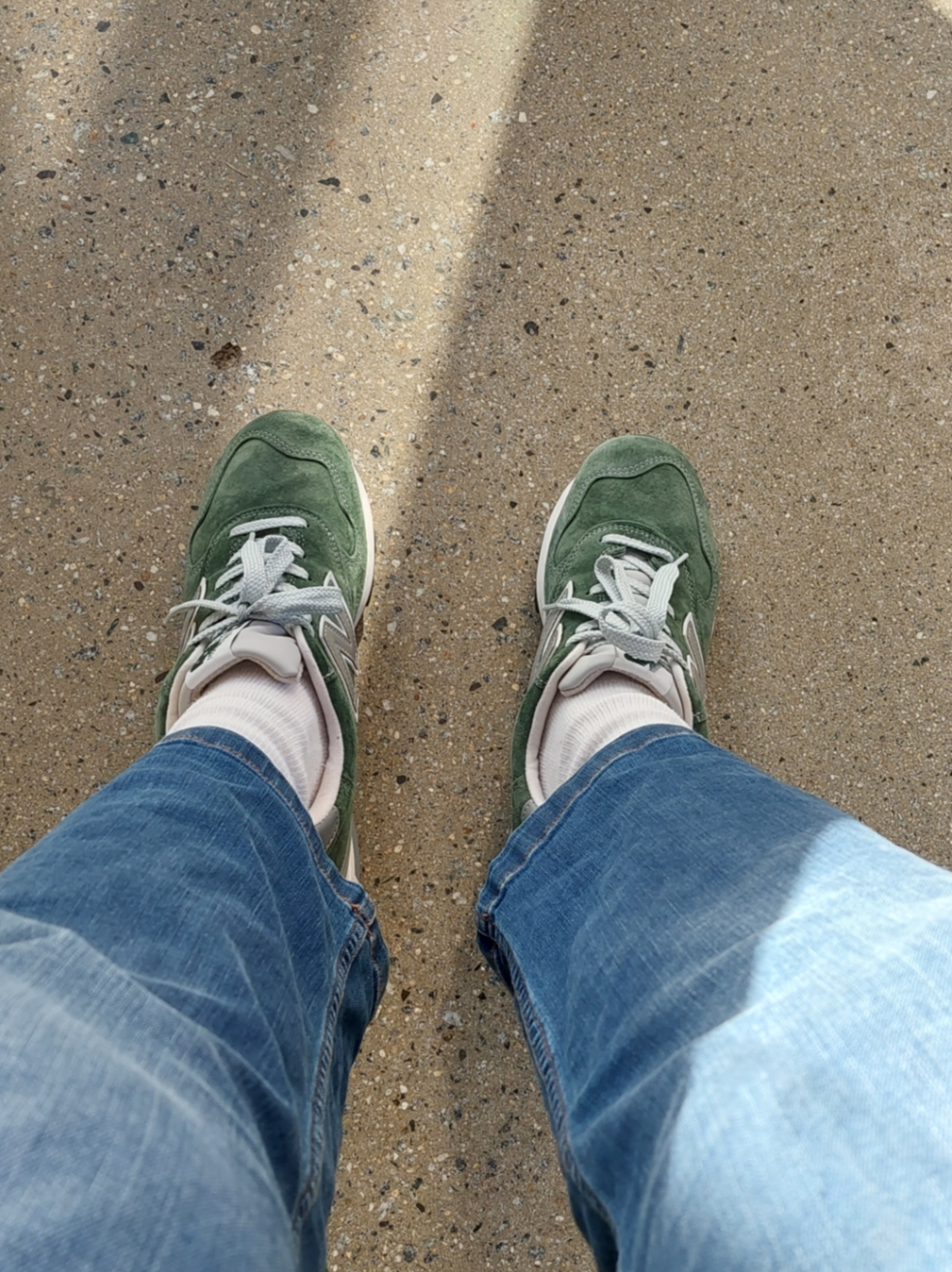 New Balance 1400 Made in USA Mountain Green 착용 스타일 - 2