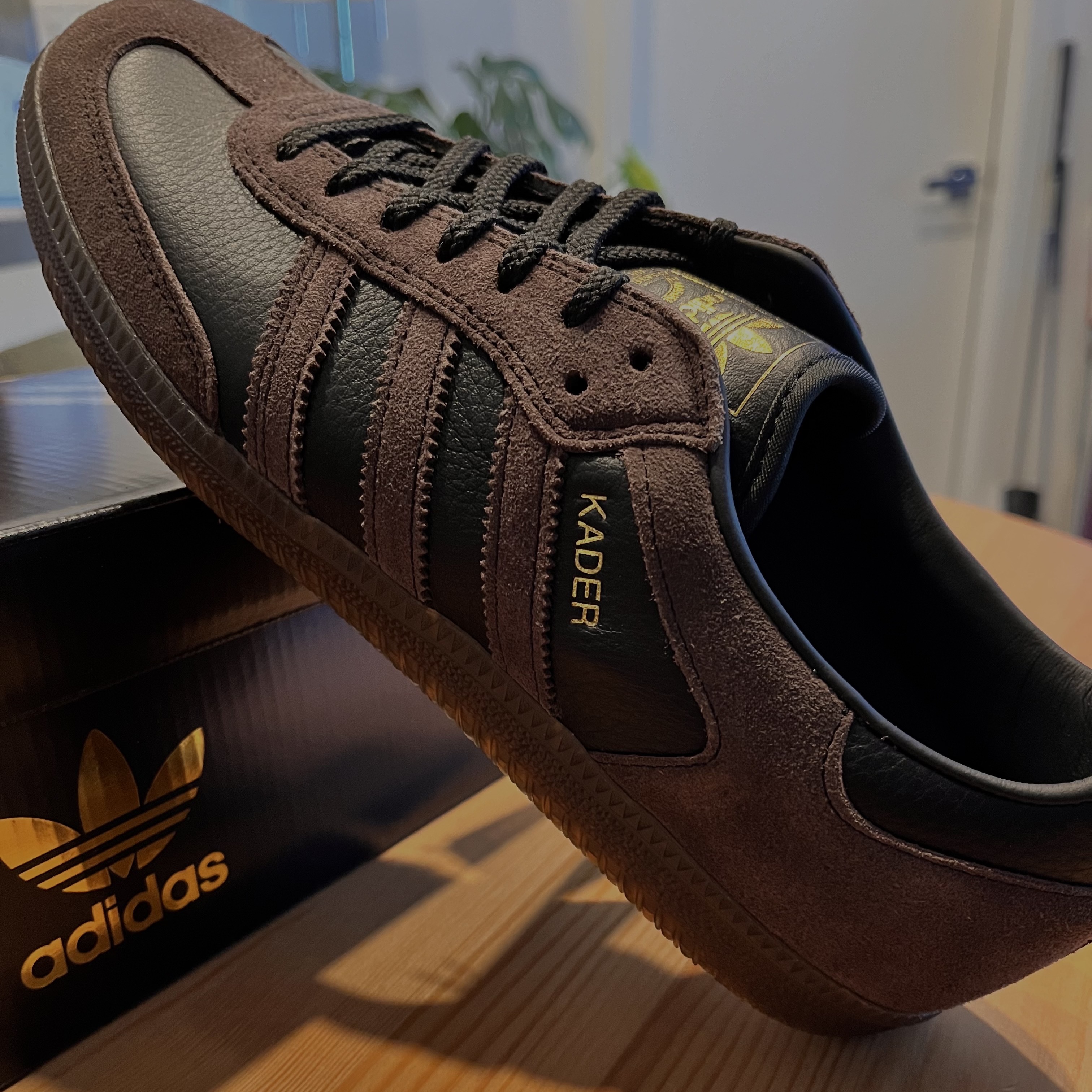 Adidas x Kader Samba ADV Brown 착용 스타일