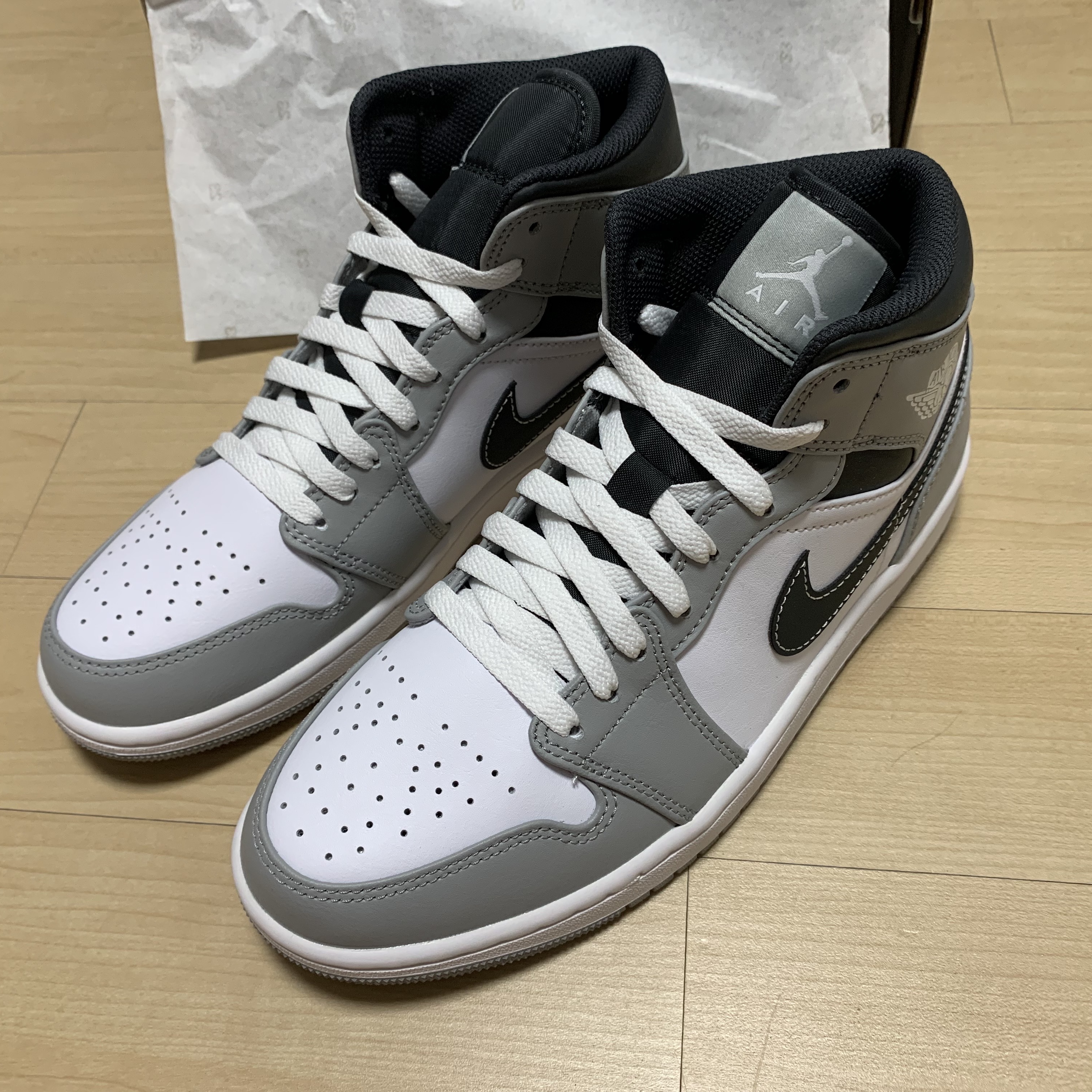 Jordan 1 Mid Light Smoke Grey Anthracite 착용 스타일