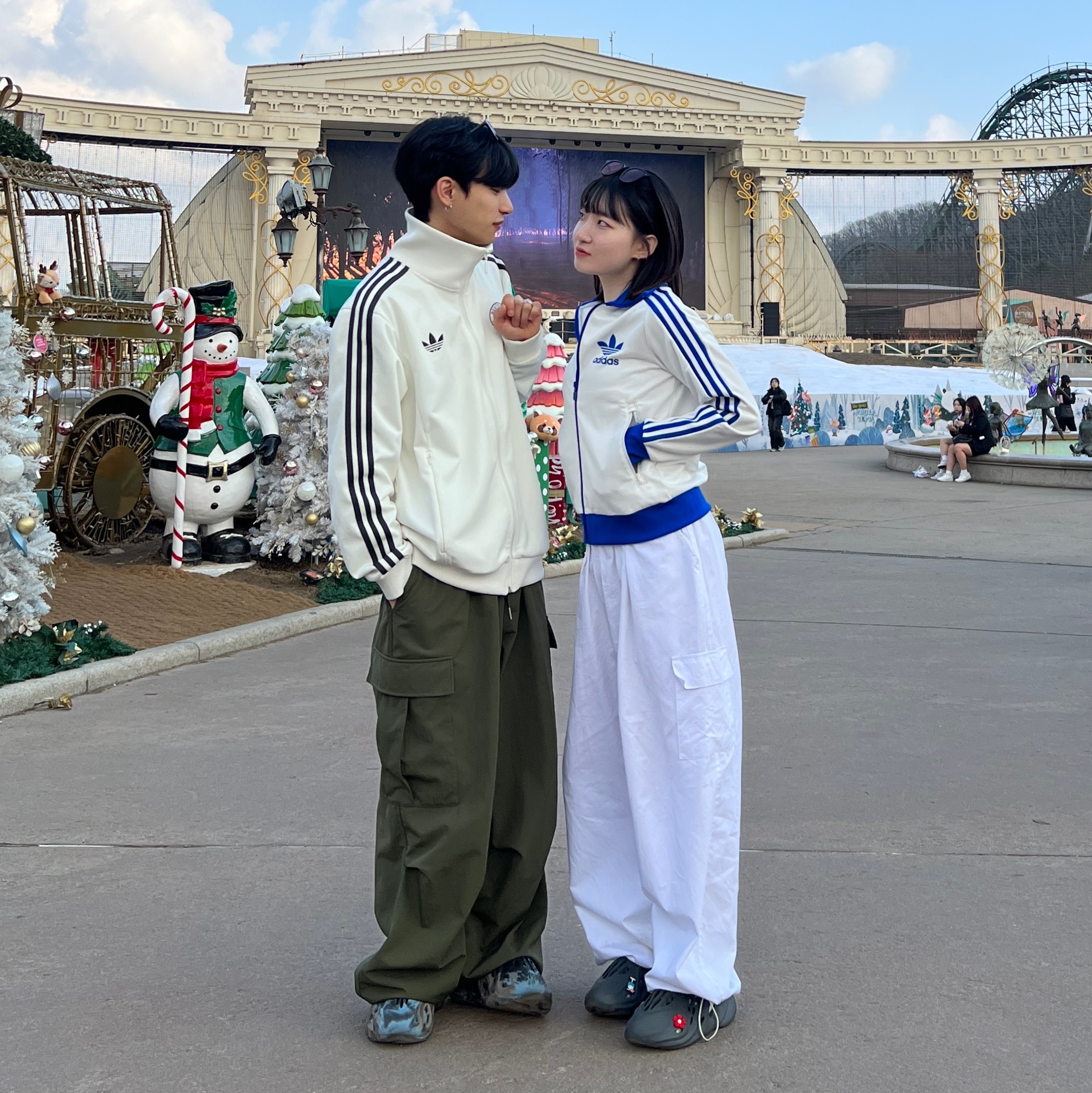 Adidas German Beckenbauer Track Top Off White - KR Sizing, Adidas Yeezy Foam RNNR Carbon 착용 스타일 - 2