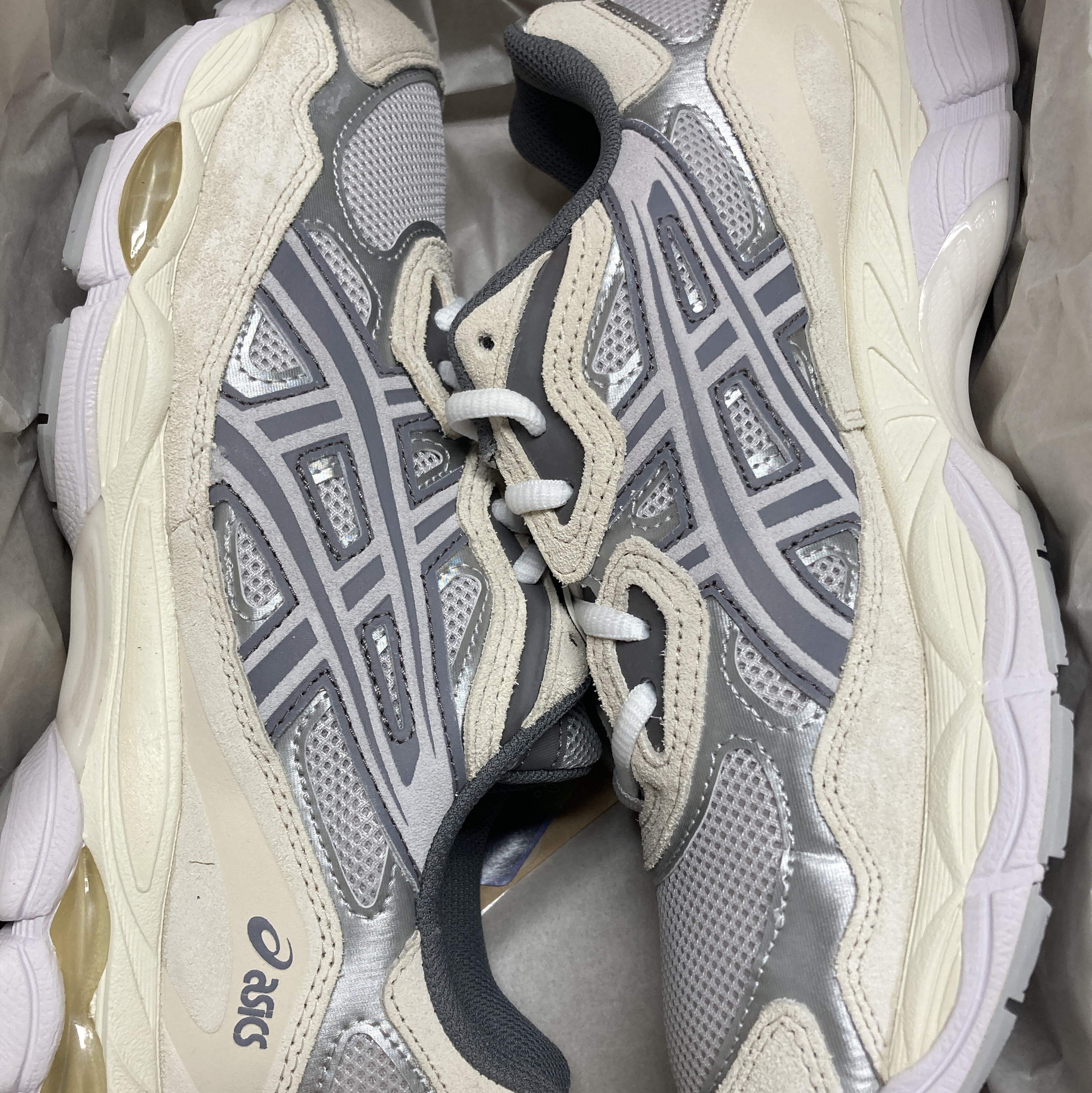 Asics Gel-NYC Concrete Oatmeal 착용 스타일