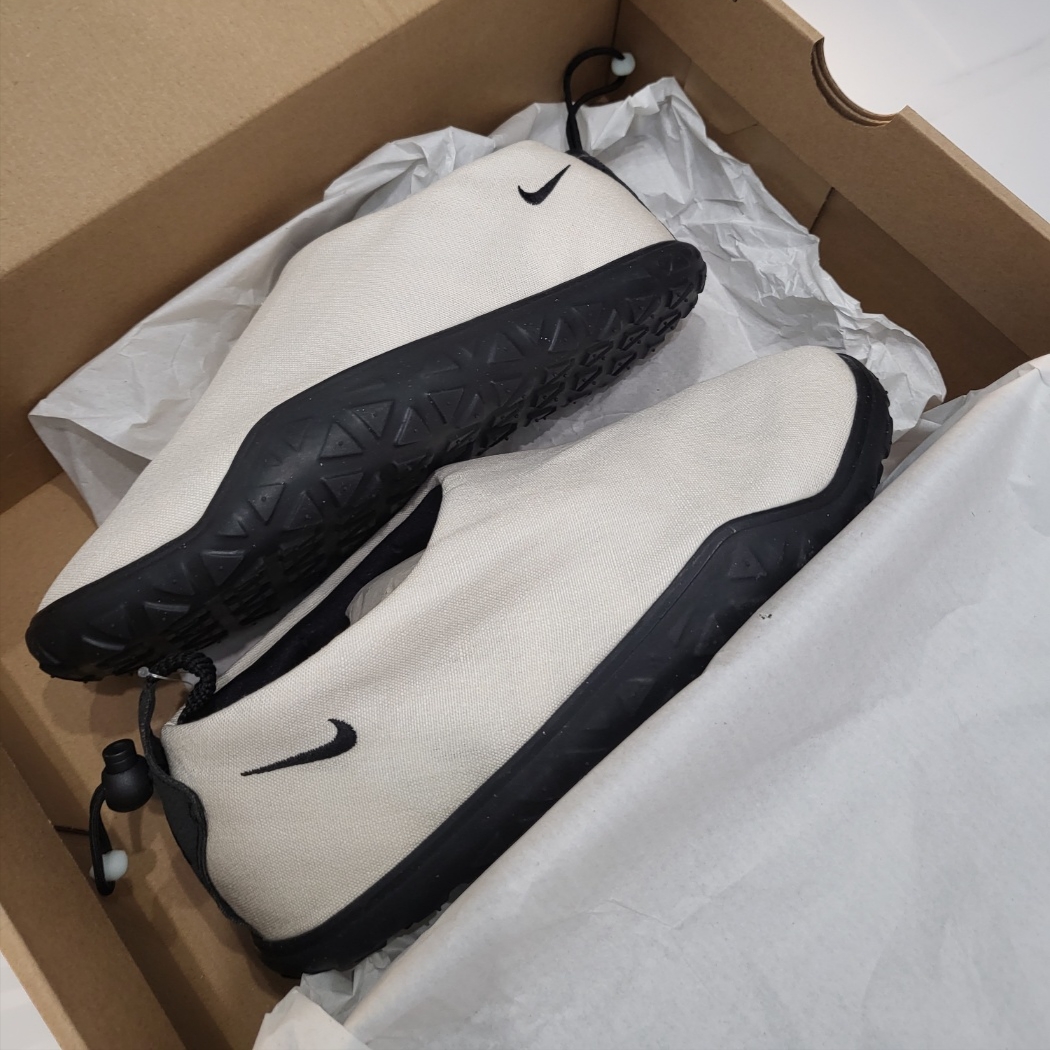 Nike ACG Moc Summit White and Black 착용 스타일