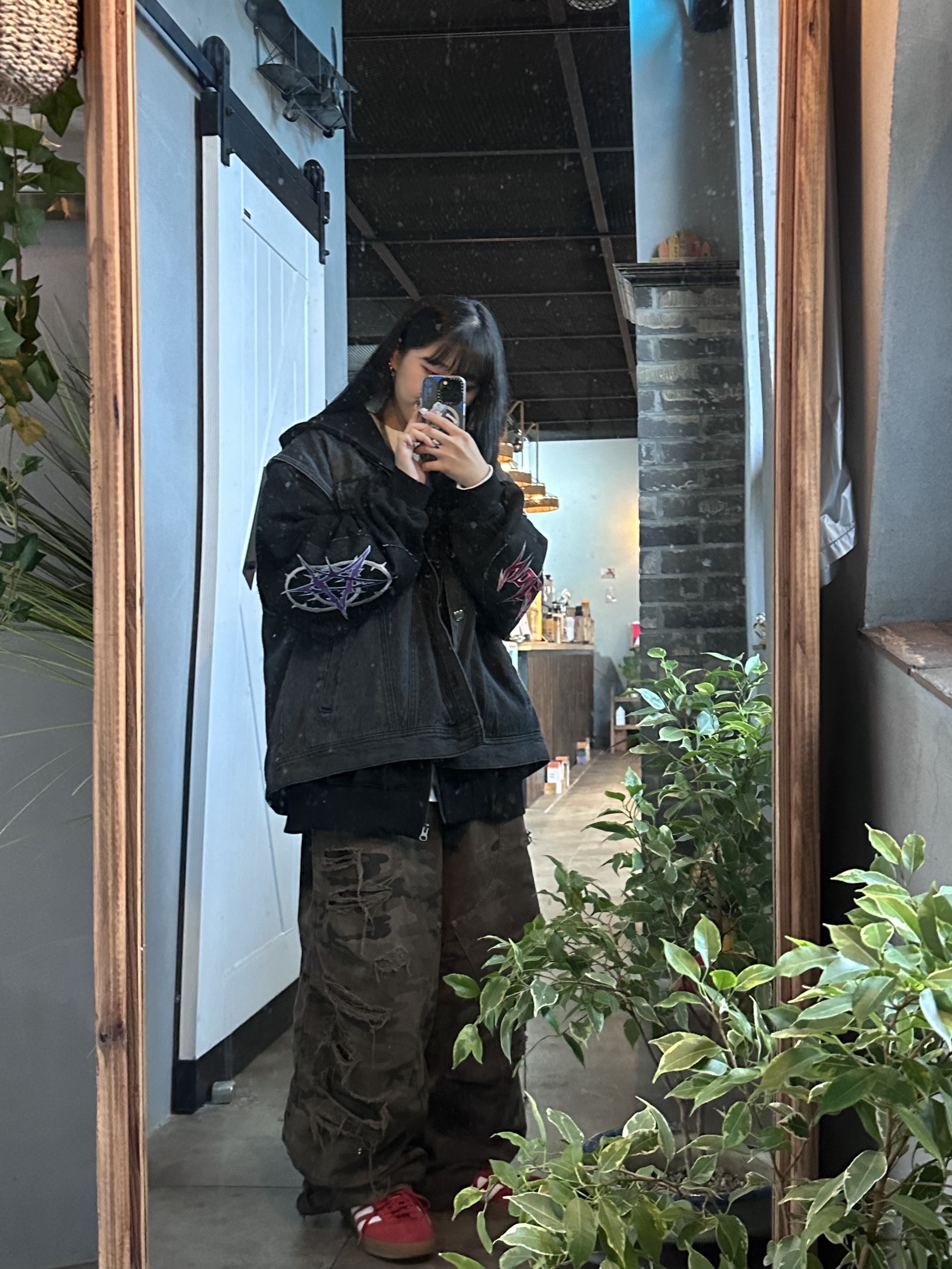 Civision by CSC Death Core Hooded Denim Jacket Washed Black, Adidas Gazelle Indoor Scarlet 착용 스타일