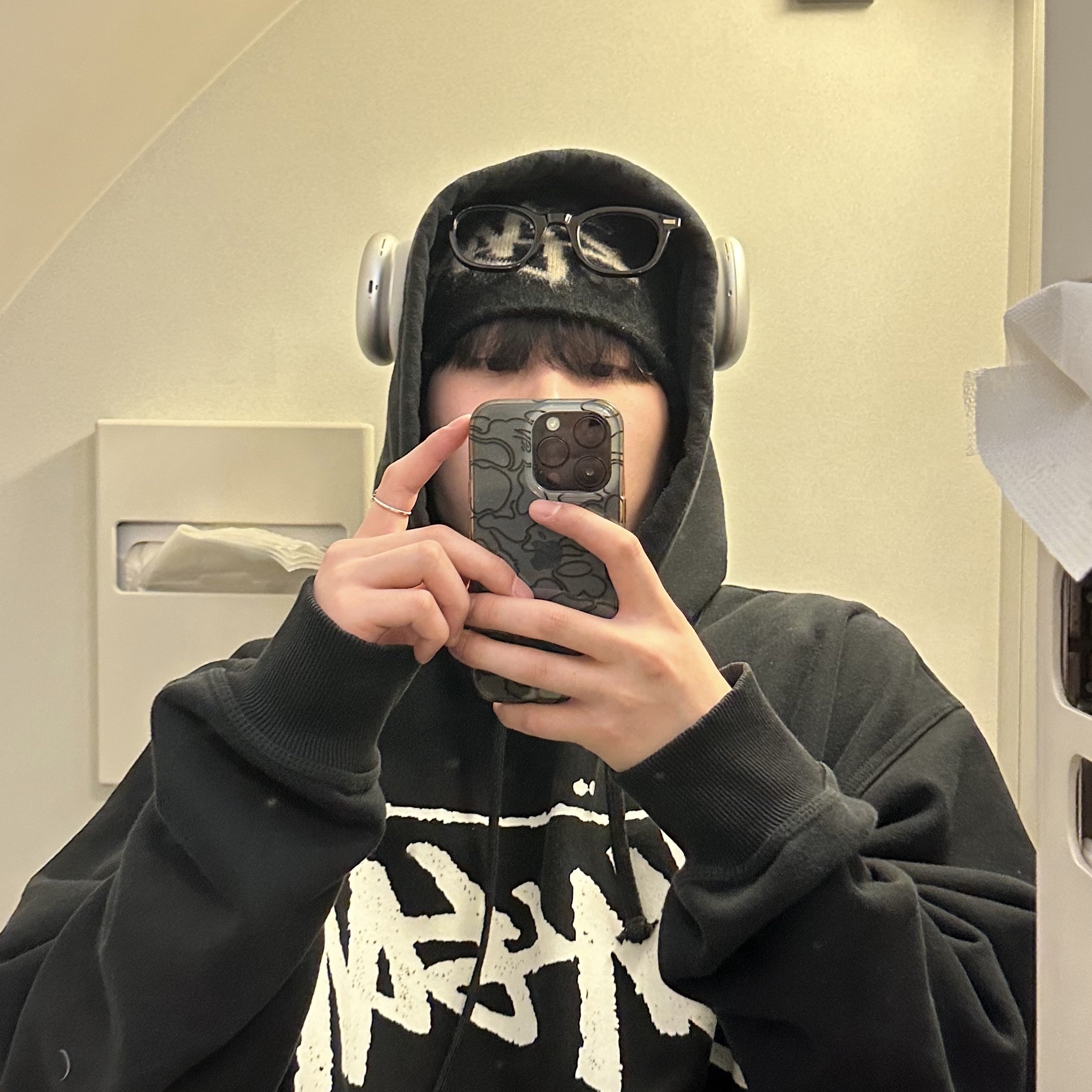 Stussy Brushed Out Stock Skullcap Beanie Black, Stussy Big Stock Hoodie Black 착용 스타일