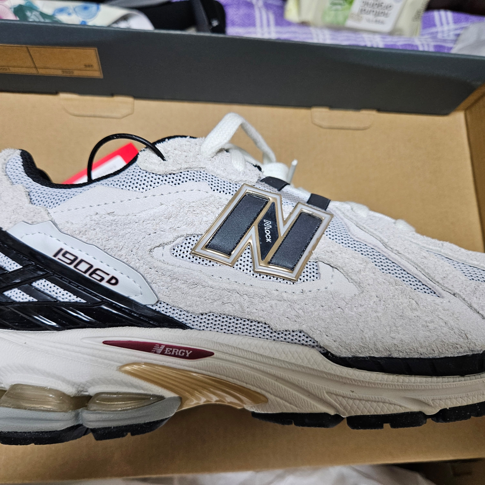 New Balance 1906D Protection Pack Reflection 착용 스타일 - 1