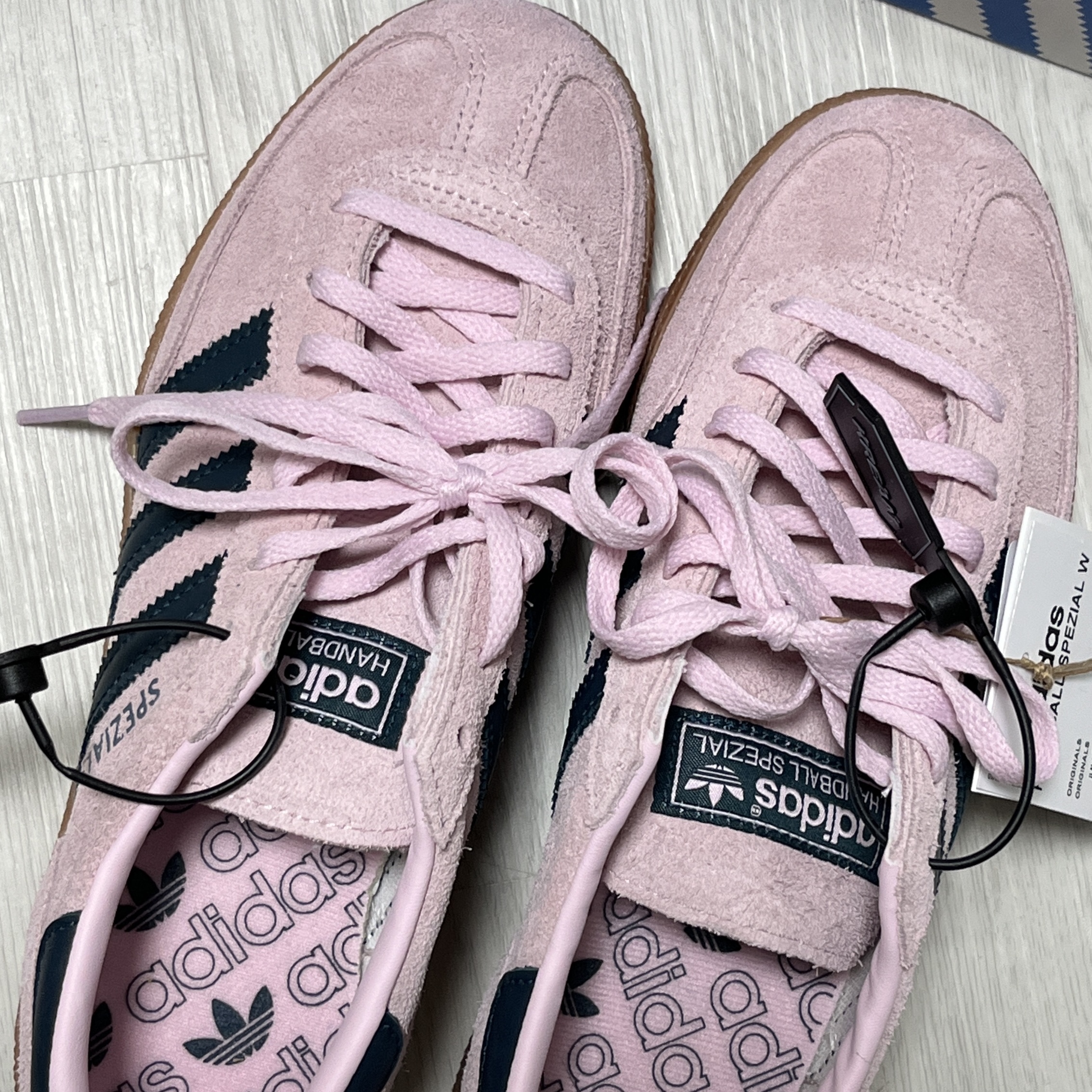 (W) Adidas Spezial Handball Clear Pink 착용 스타일 - 2