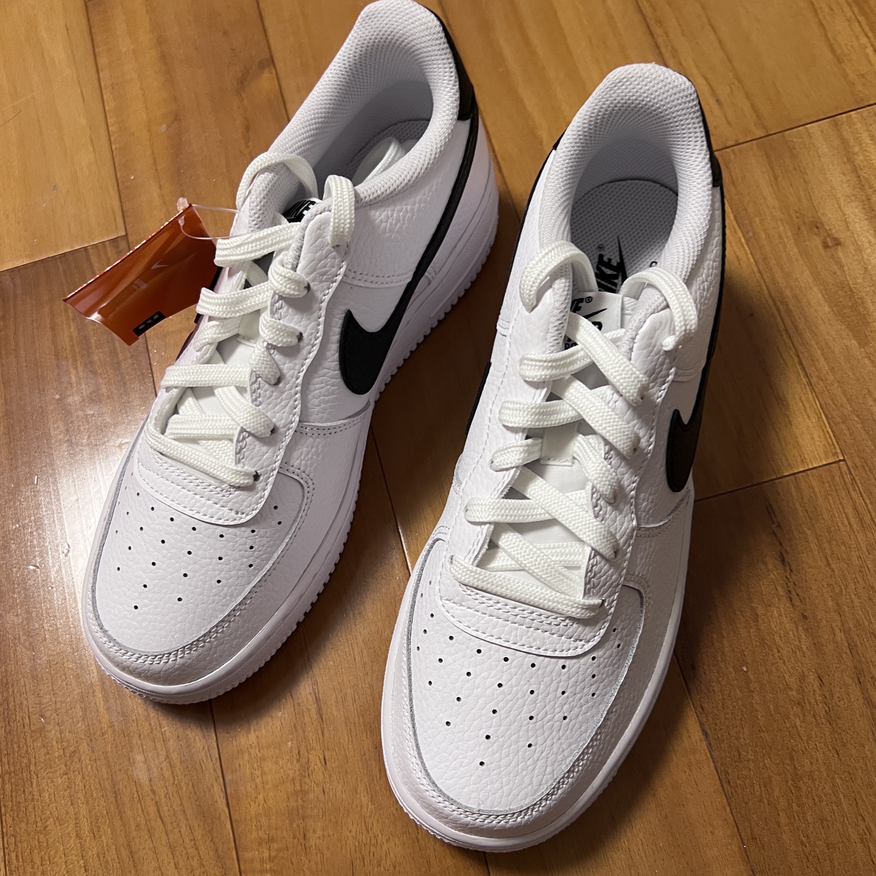 (GS) Nike Air Force 1 White Black 착용 스타일