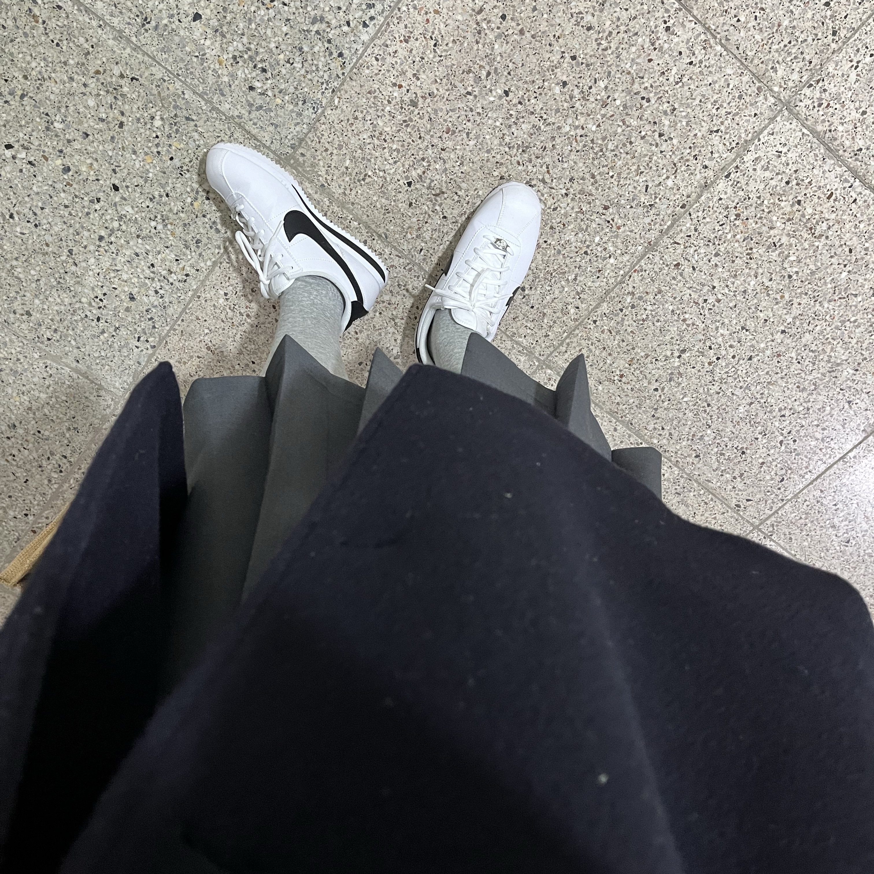 (GS) Nike Cortez Basic SL White Black 착용 스타일 - 3