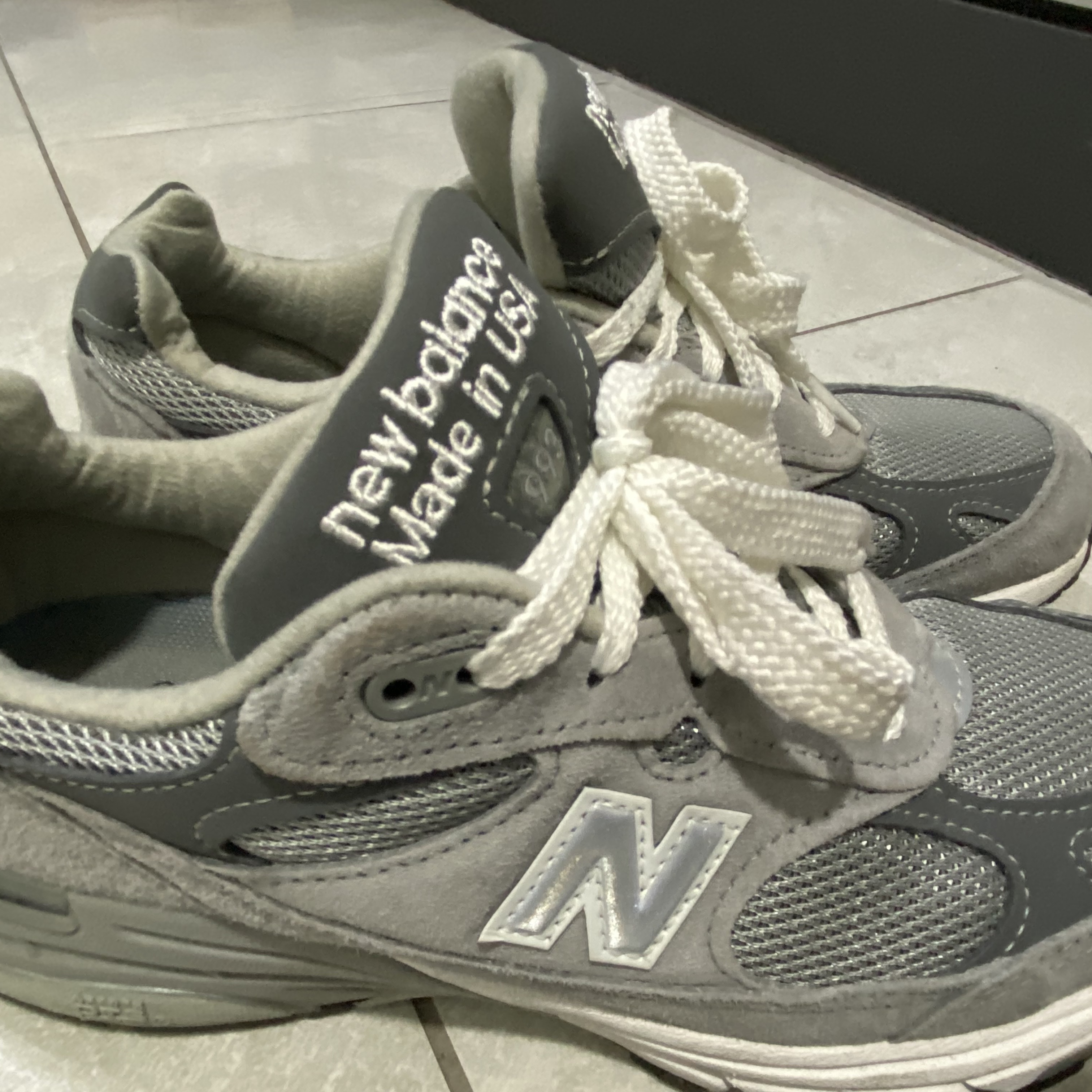 (W) New Balance 993 Made in USA Grey - B Standard 착용 스타일 - 1