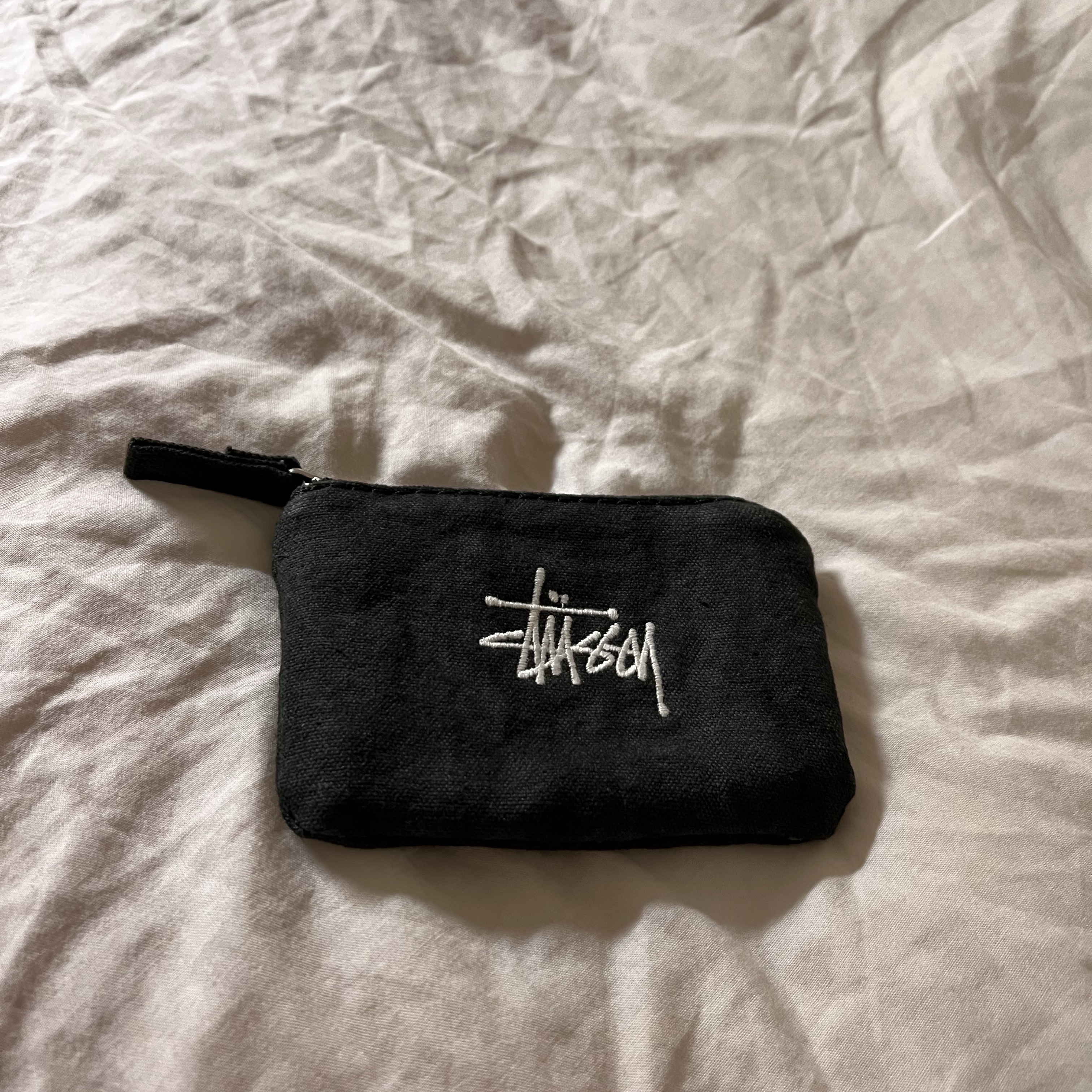 Stussy Canvas Coin Pouch Washed Black 착용 스타일