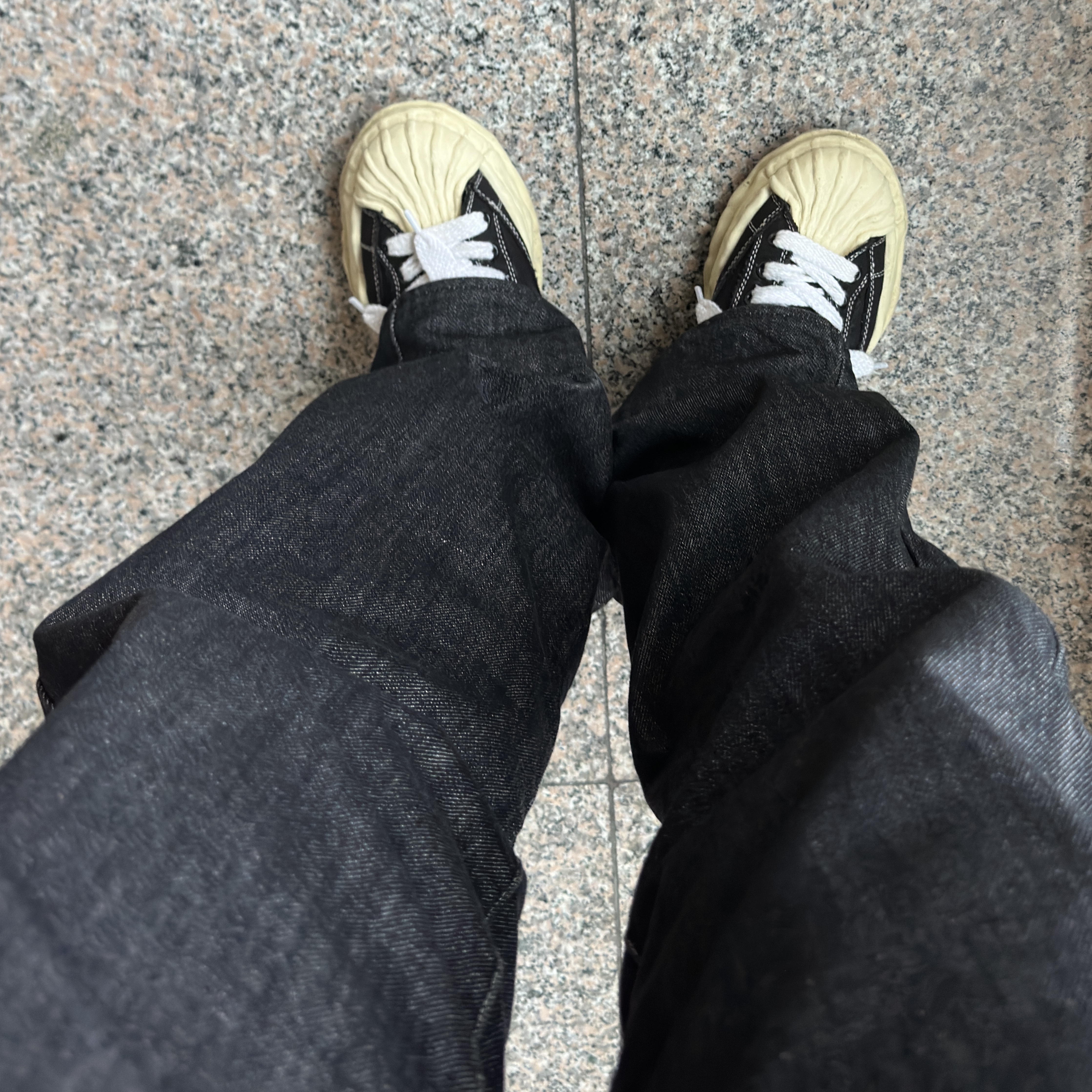 Maison Mihara Yasuhiro Blakey VL OG Sole Canvas Low-top Sneakers Black 착용 스타일