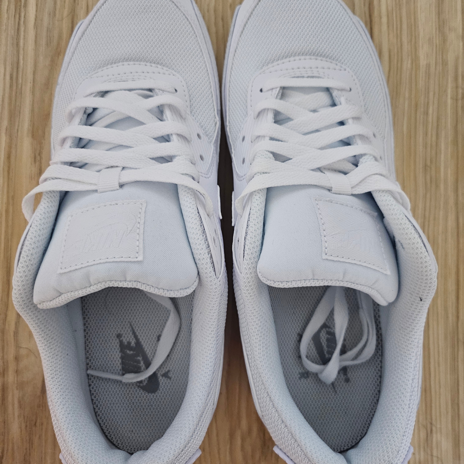 Nike Air Max 90 Triple White 착용 스타일