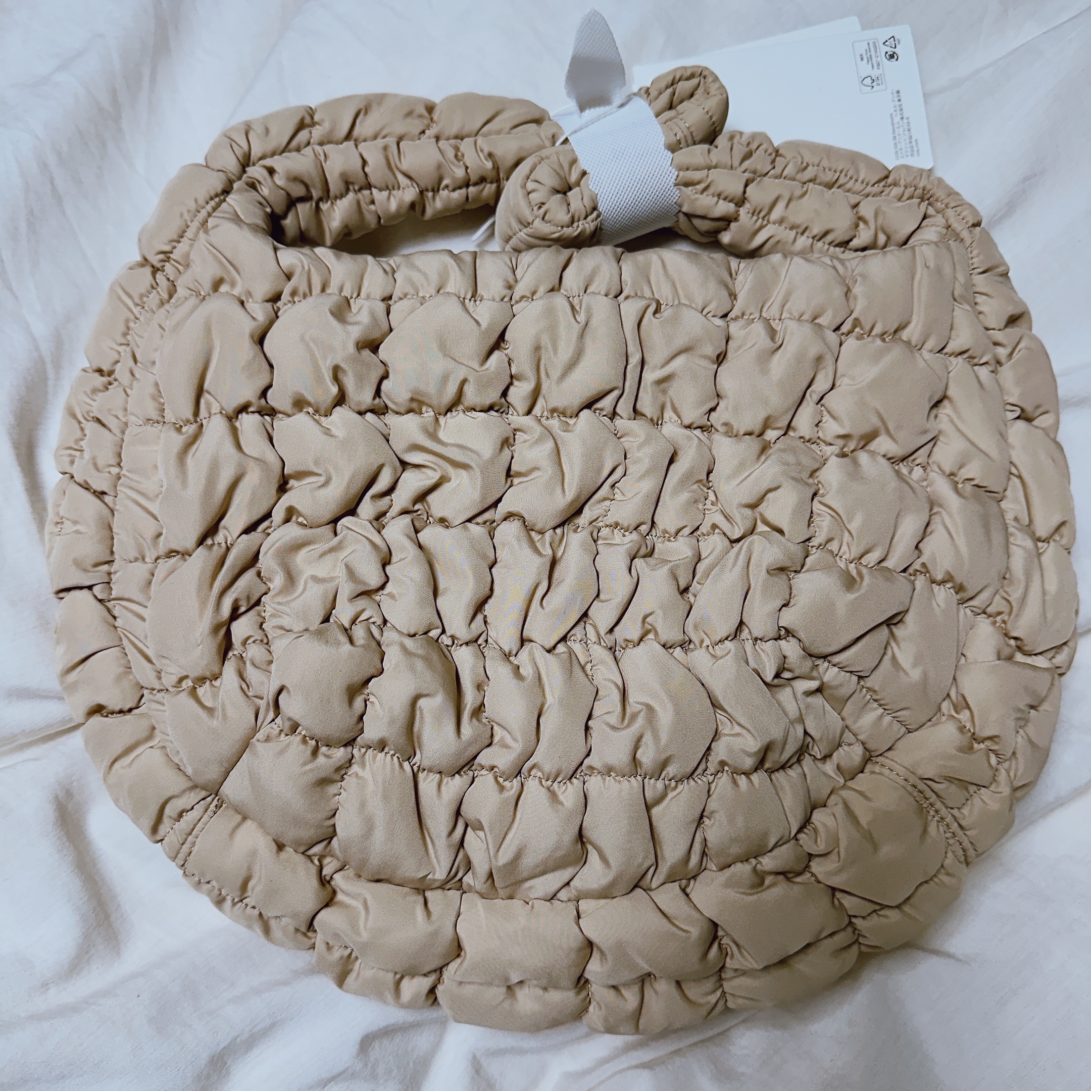COS Quilted Mini Bag Beige 착용 스타일