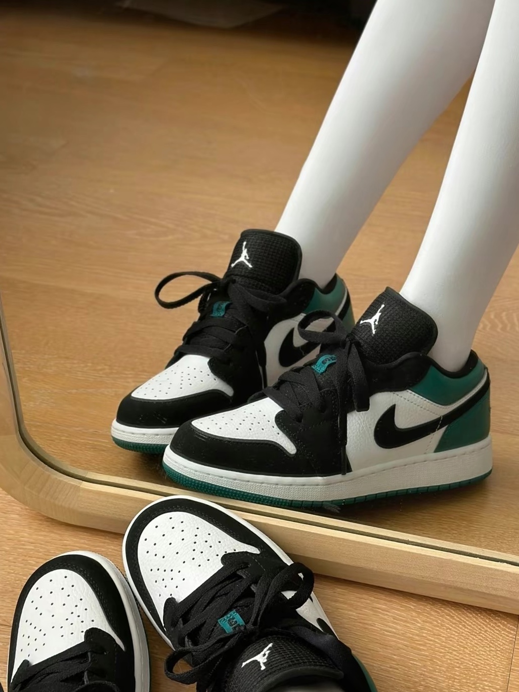 (GS) Jordan 1 Low Black Mystic Green 착용 스타일