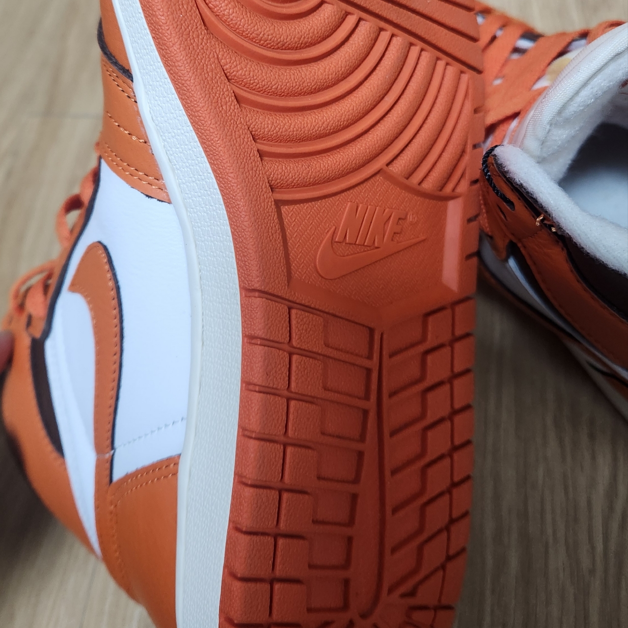 (W) Jordan 1 Retro High OG Starfish 착용 스타일 - 4