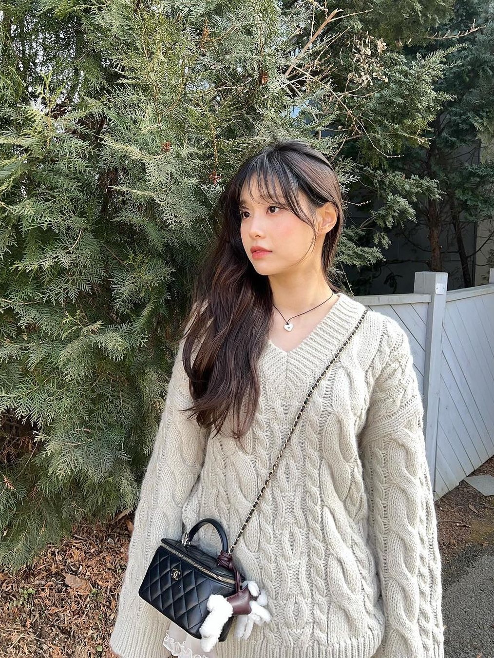 [예약 배송] NOS7 x Monamhee SON.hee Cream, Jellycat Otto Sausage Dog Bag Charm Brown 착용 스타일 - 3