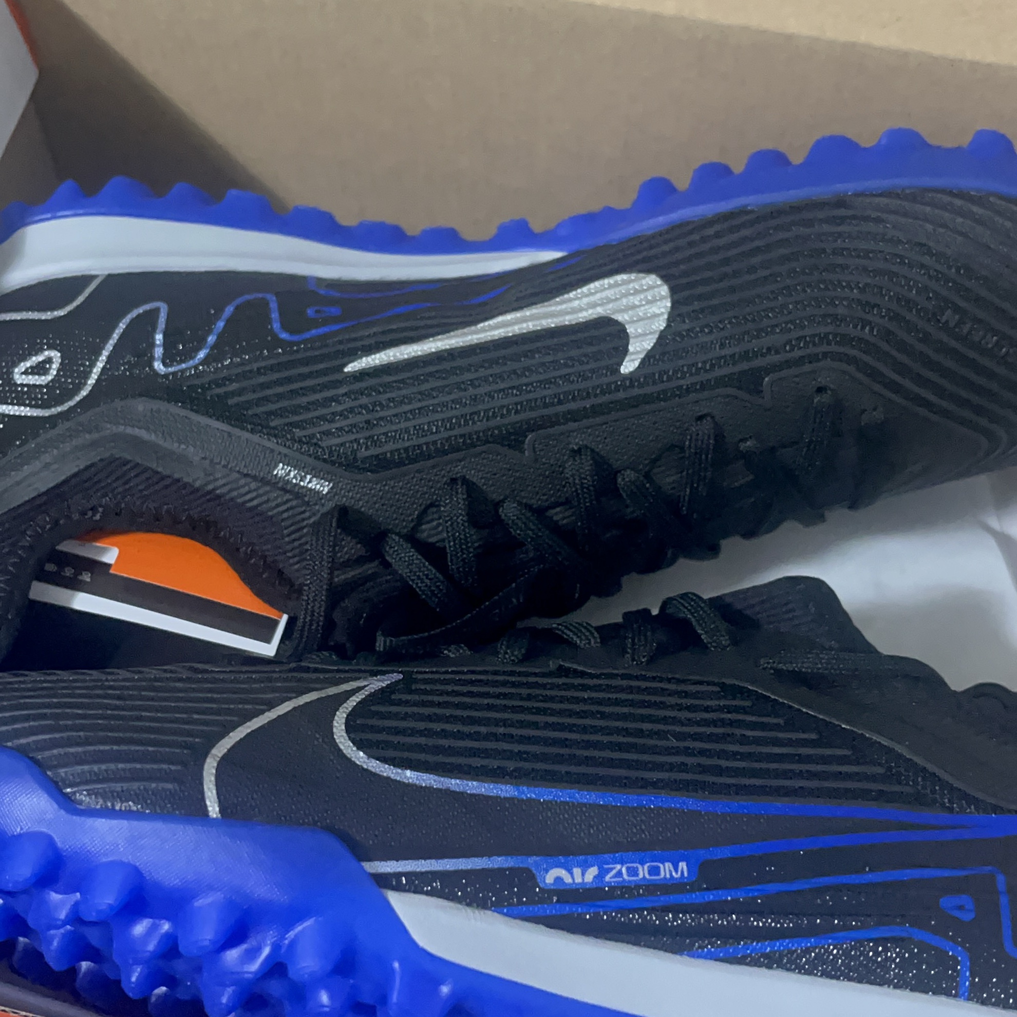 Nike Zoom Mercurial Vapor 15 Pro TF Black Hyper Royal 착용 스타일