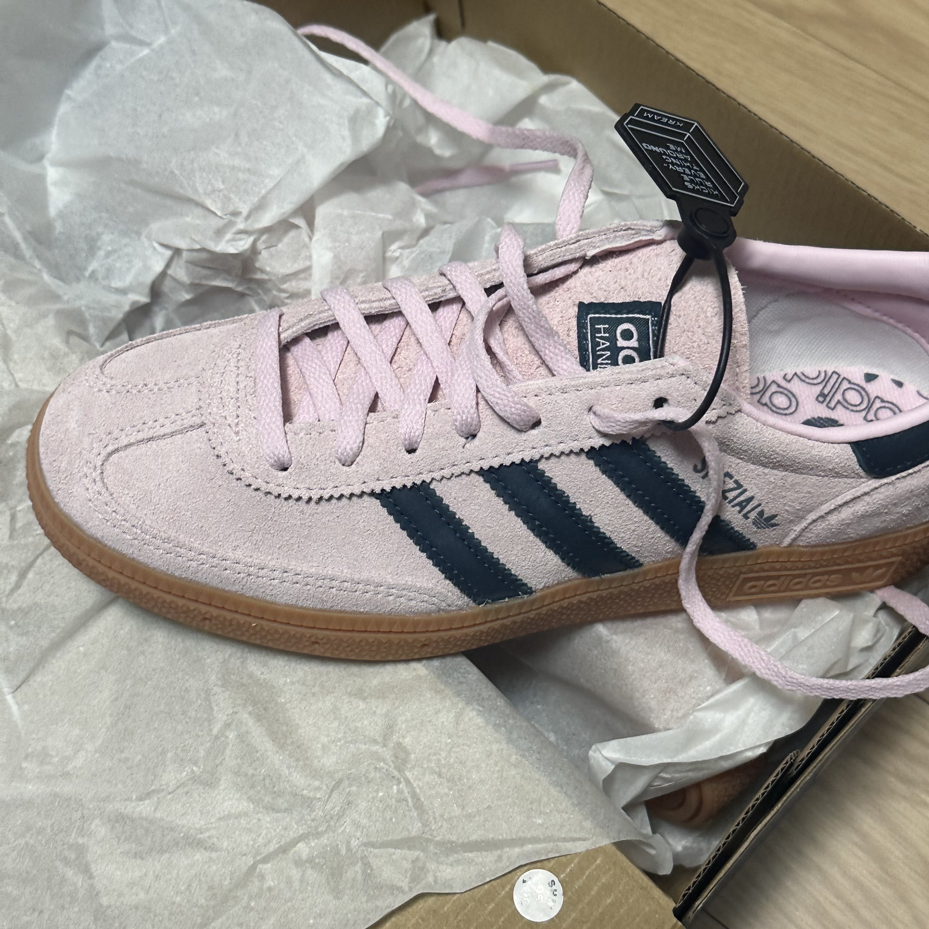 (W) Adidas Spezial Handball Clear Pink 착용 스타일