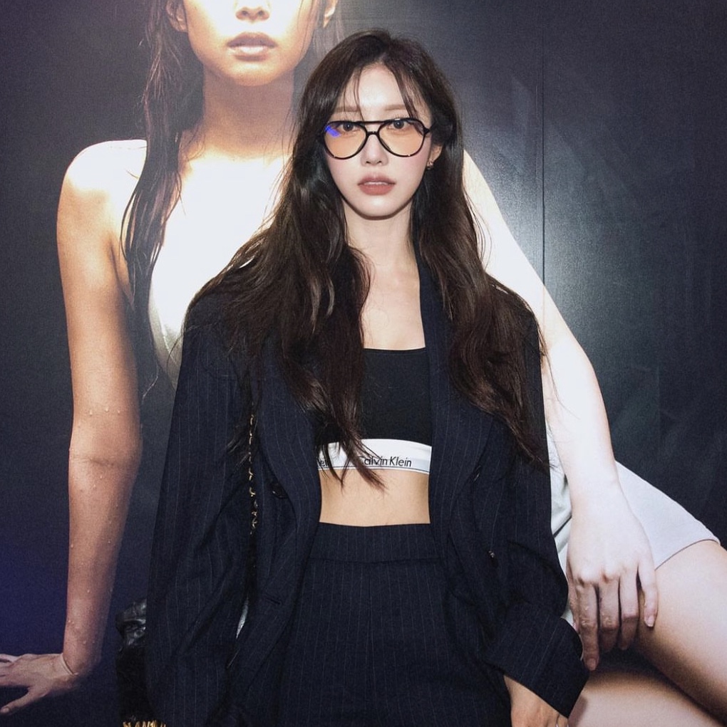 Chanel Pilot Eyeglasses Acetate & Black 착용 스타일