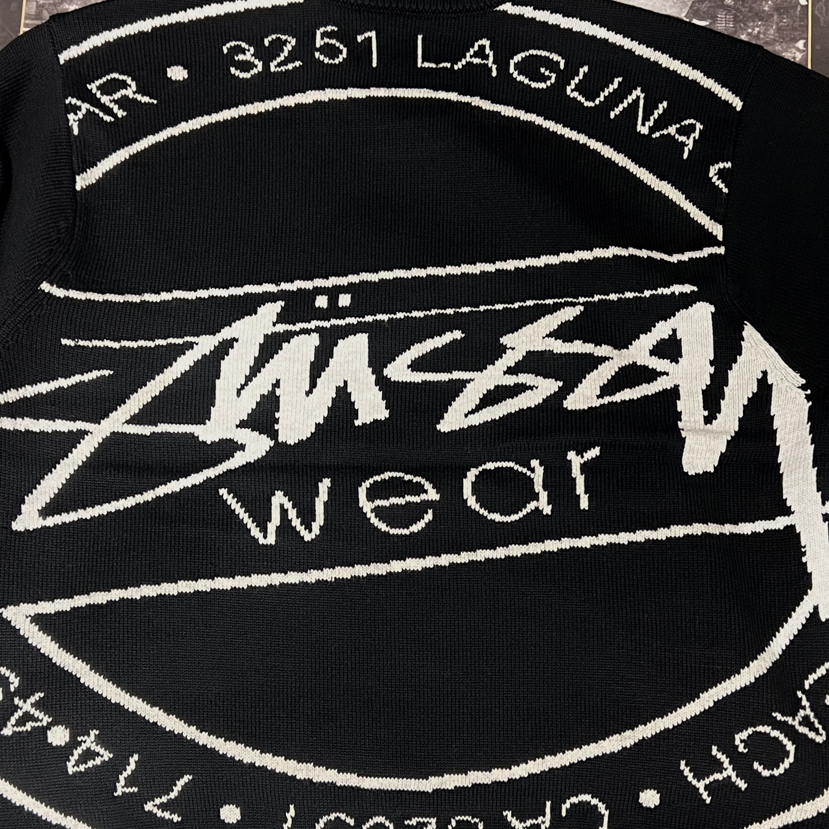 Stussy Laguna Icon Sweater Black 착용 스타일