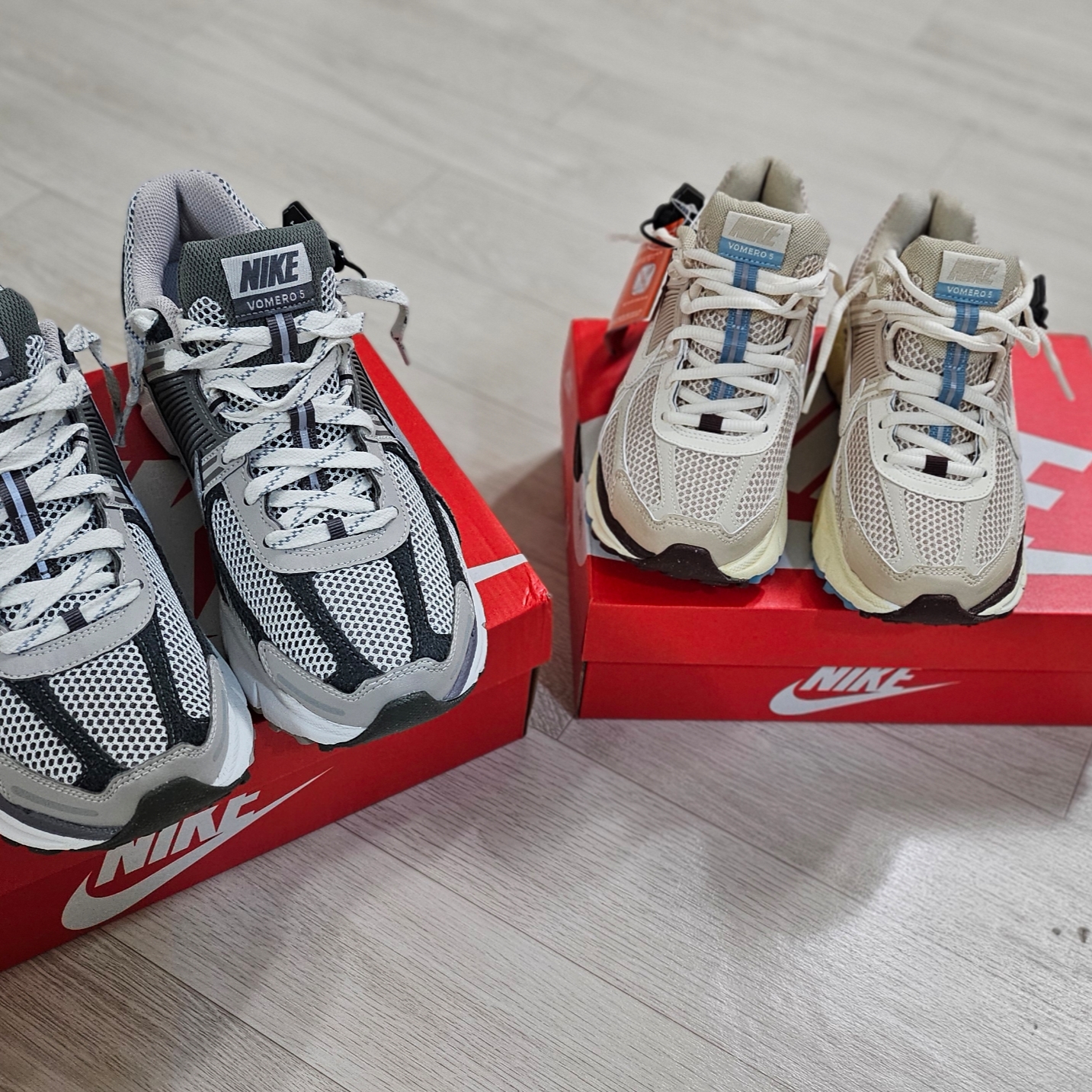 (W) Nike Zoom Vomero 5 Oatmeal, Nike Zoom Vomero 5 PRM Light Iron Ore and Flat Fewter 착용 스타일