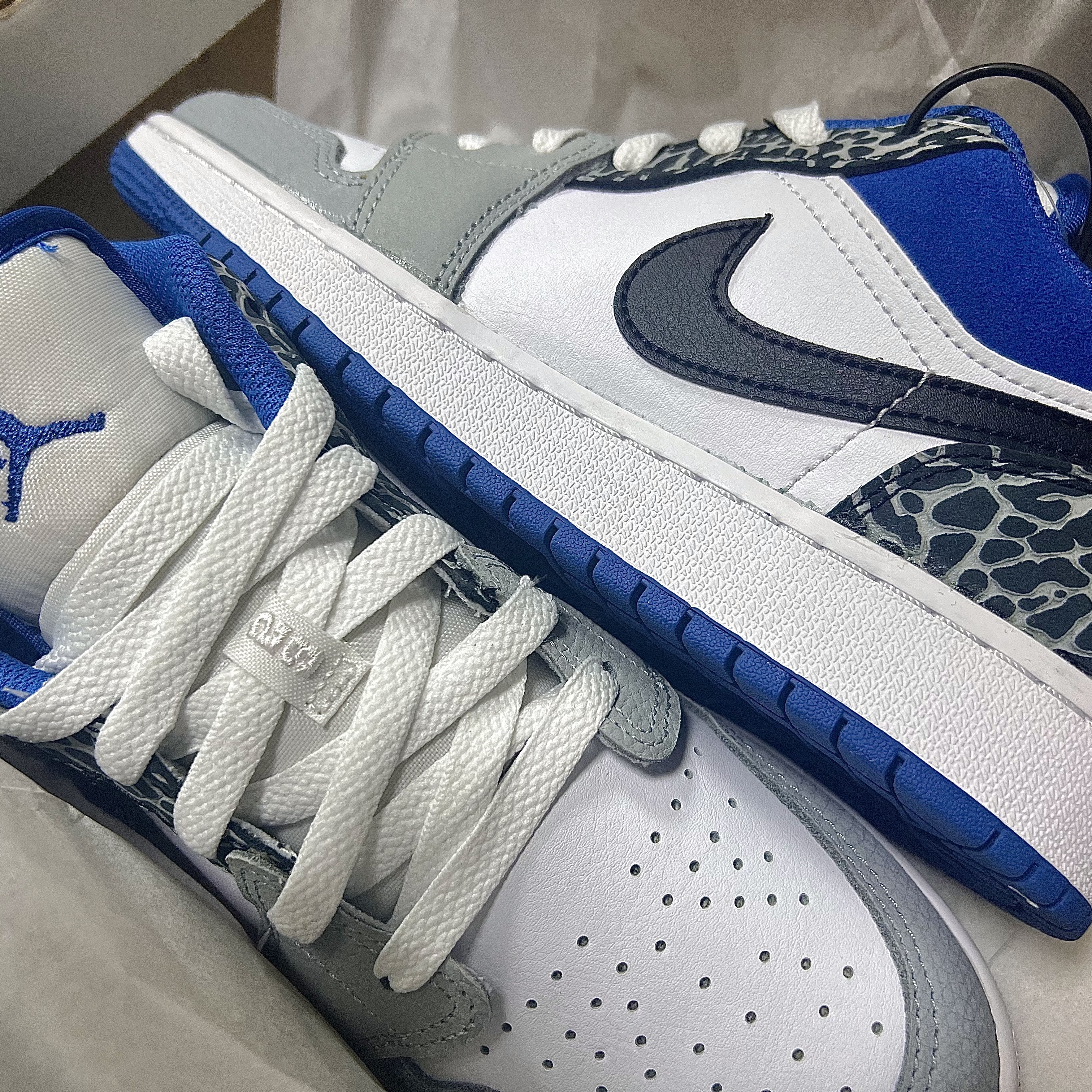 (GS) Jordan 1 Low SE White Dark Marina Blue Cement Grey 착용 스타일