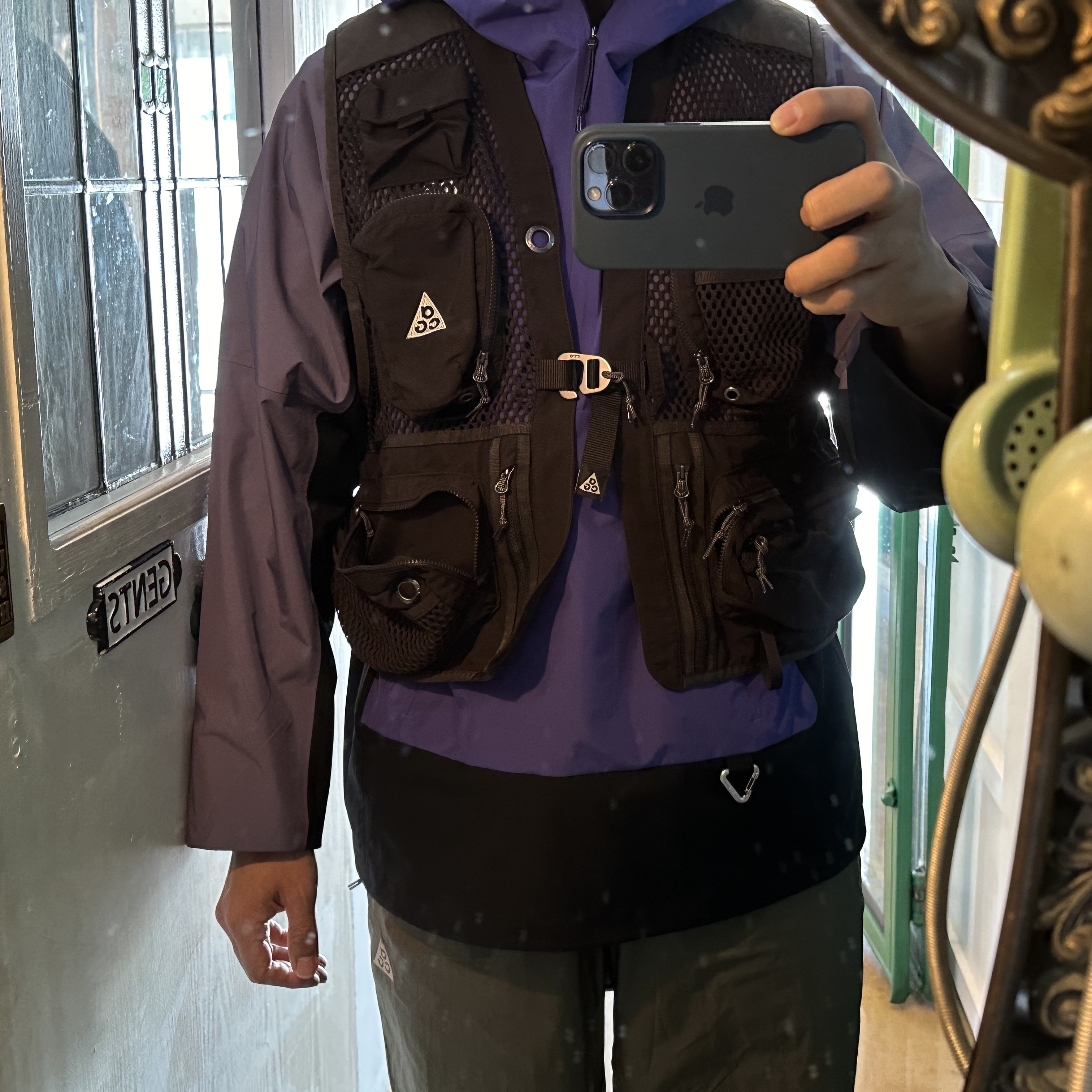 Nike ACG Storm-Fit ADV Cascade Rain Jacket Dark Iris - US/EU, Nike ACG Buttles Vest Black - Asia 착용 스타일 - 2