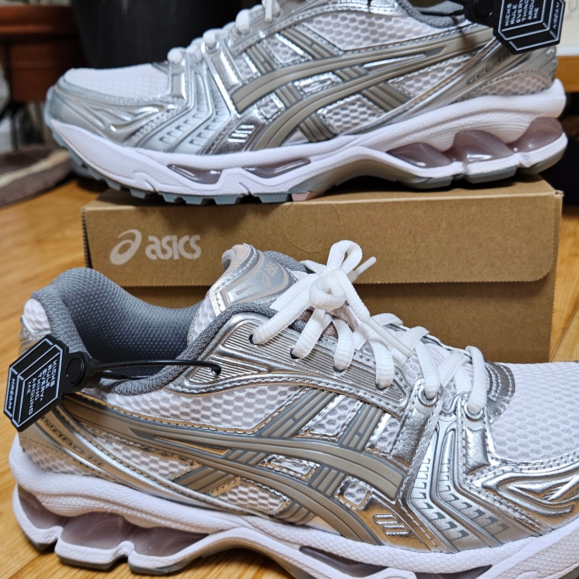(W) Asics Gel-Kayano 14 White Moonrock 착용 스타일 - 3