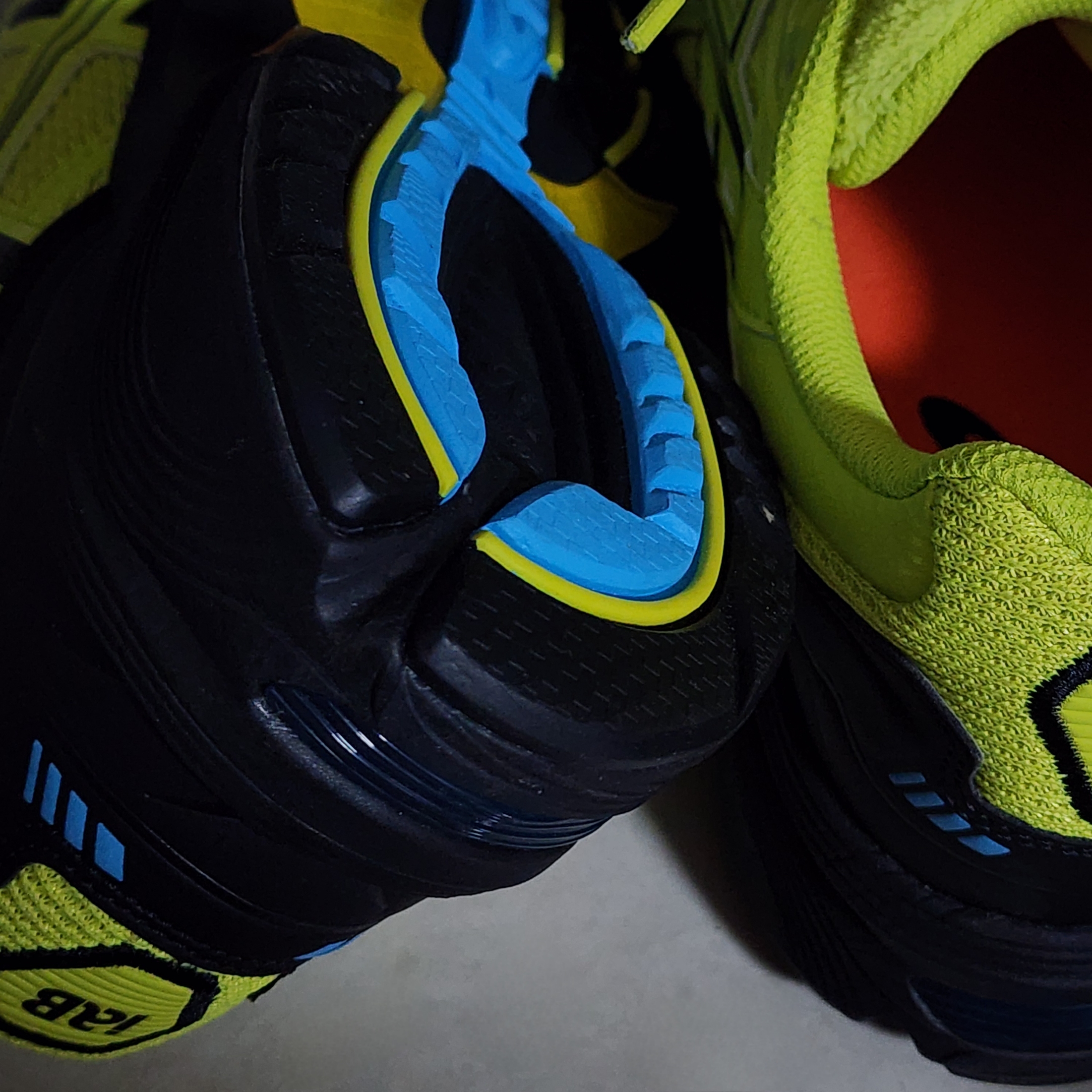 Asics x IAB Studio Gel-1090 Lime 착용 스타일 - 3