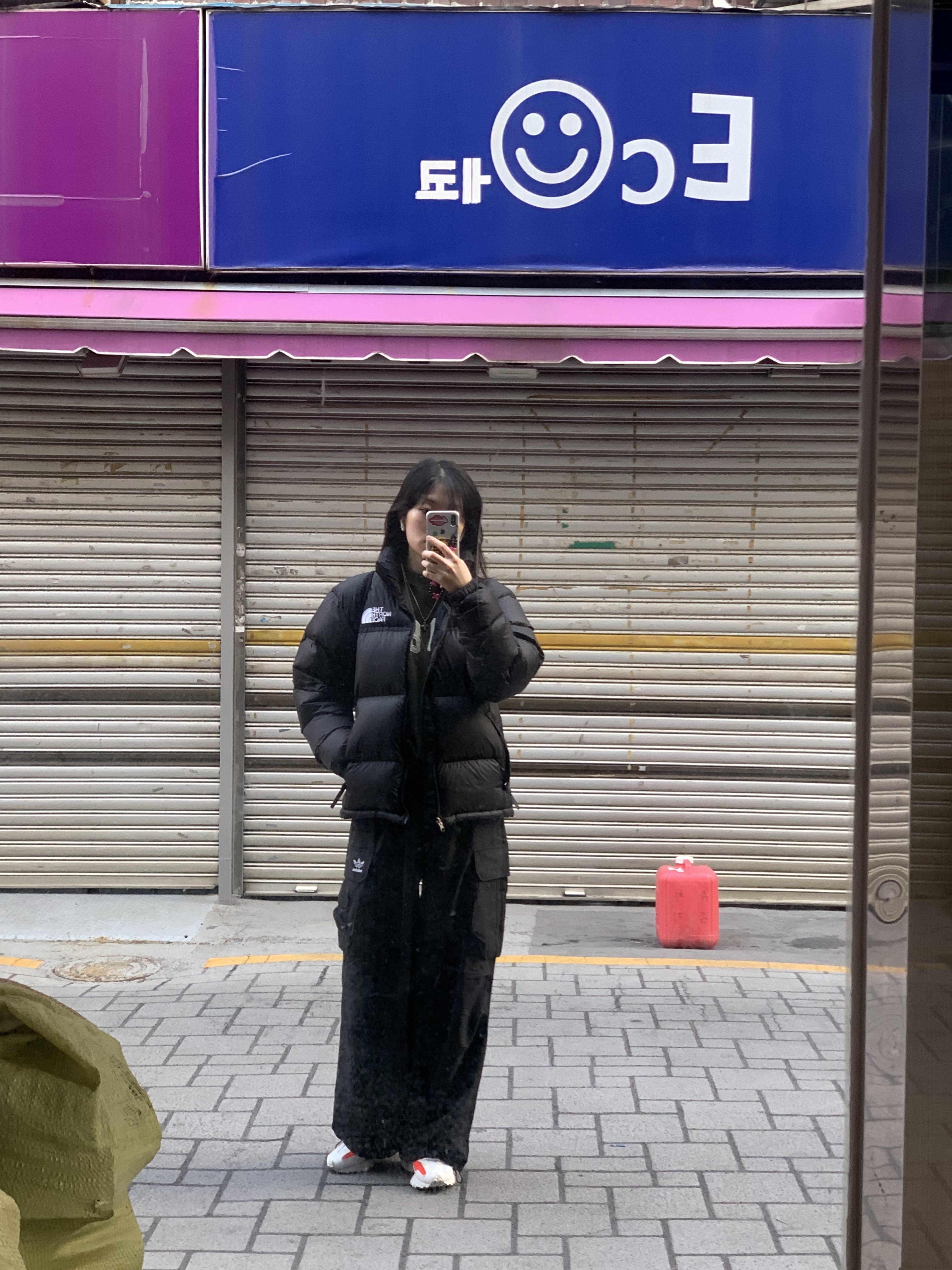 The North Face 1996 Eco Nuptse Jacket Black 착용 스타일 - 2
