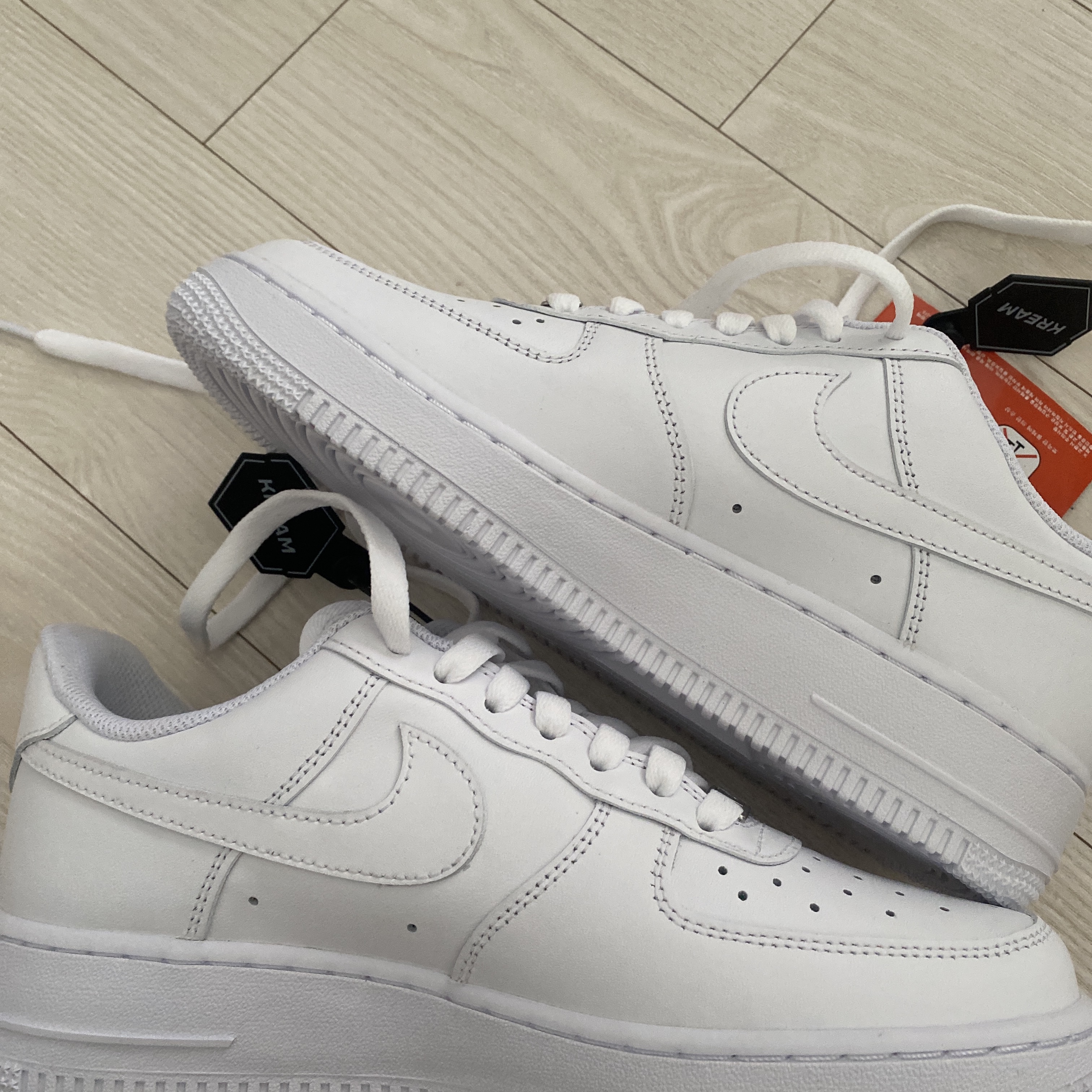 (W) Nike Air Force 1 '07 Low White 착용 스타일