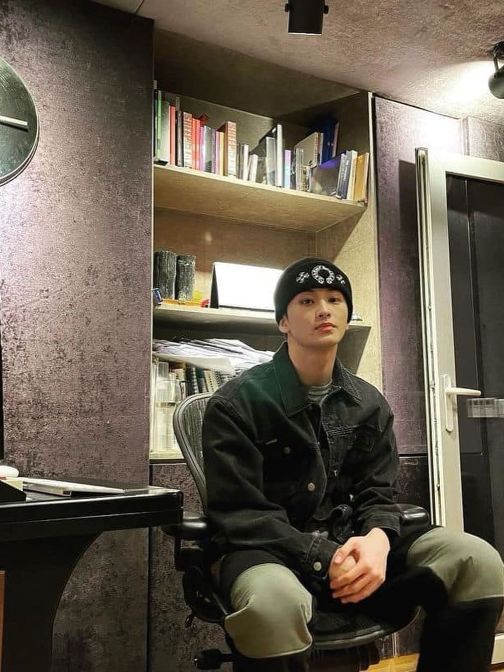 Chrome Hearts Leather Patch Beanie Black, Chrome Hearts Horseshoe Beanie Black 착용 스타일 - 3