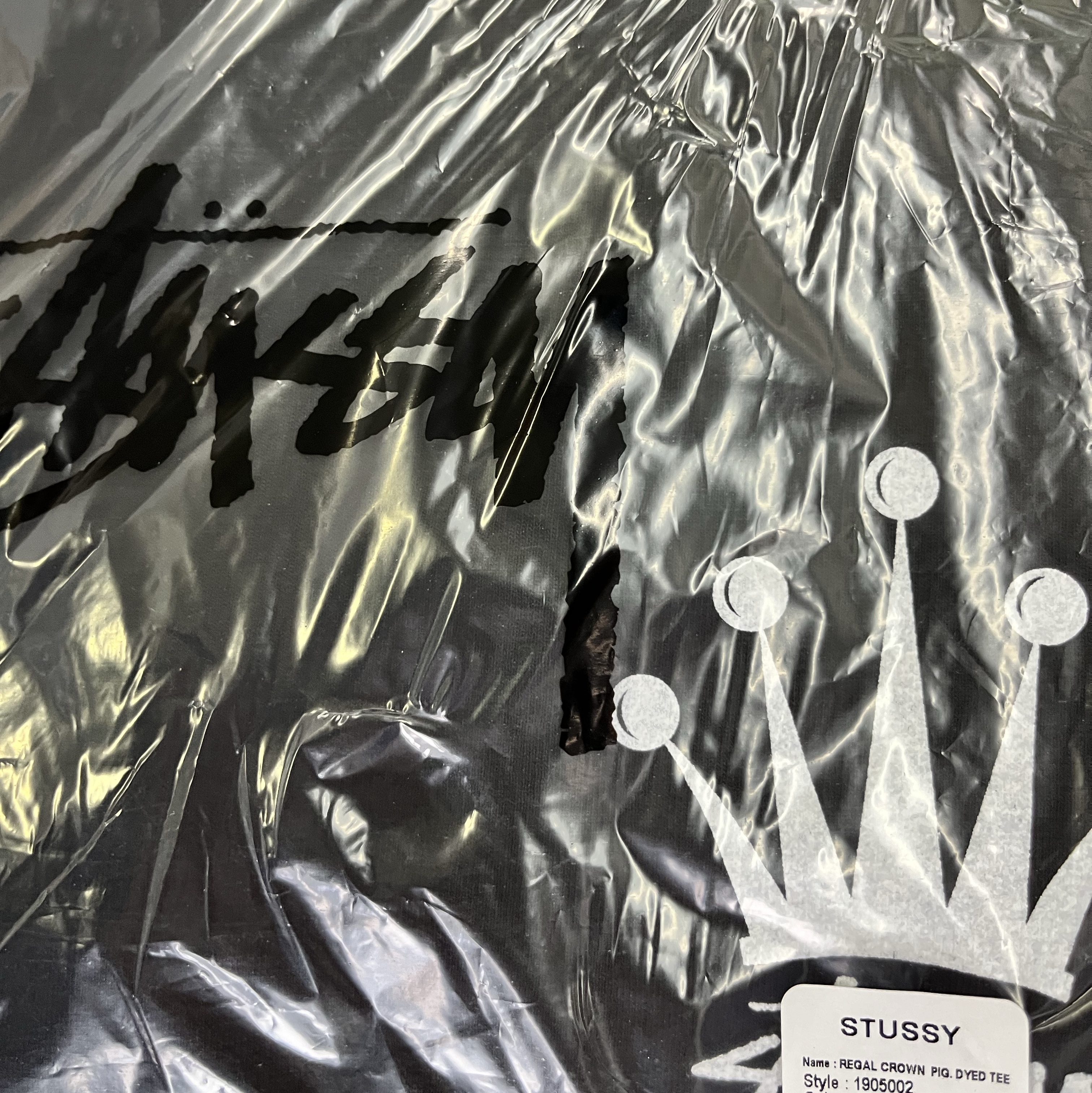 Stussy Regal Crown Pigment Dyed T-Shirt Black 착용 스타일