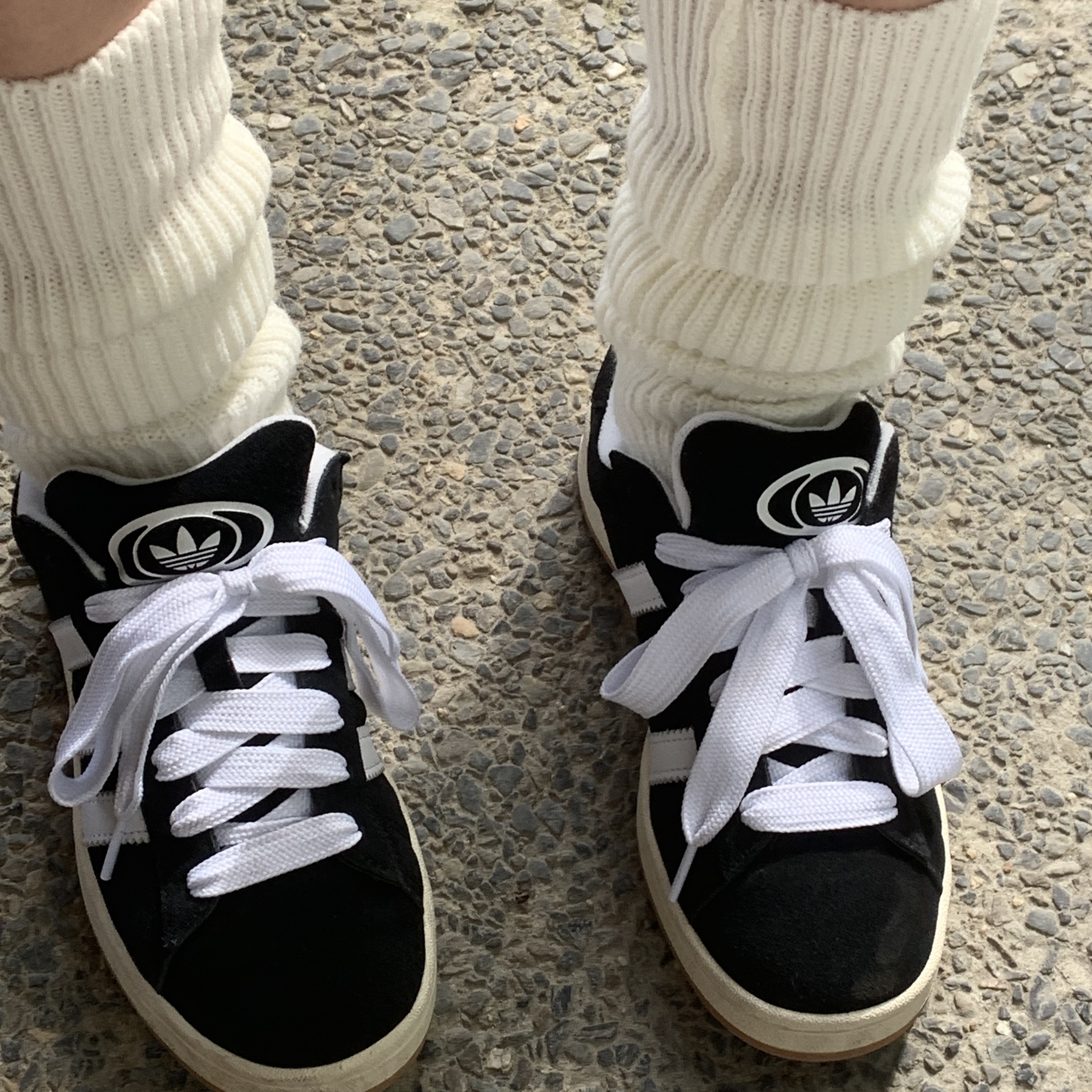 Adidas Campus 00s Core Black Cloud White 착용 스타일