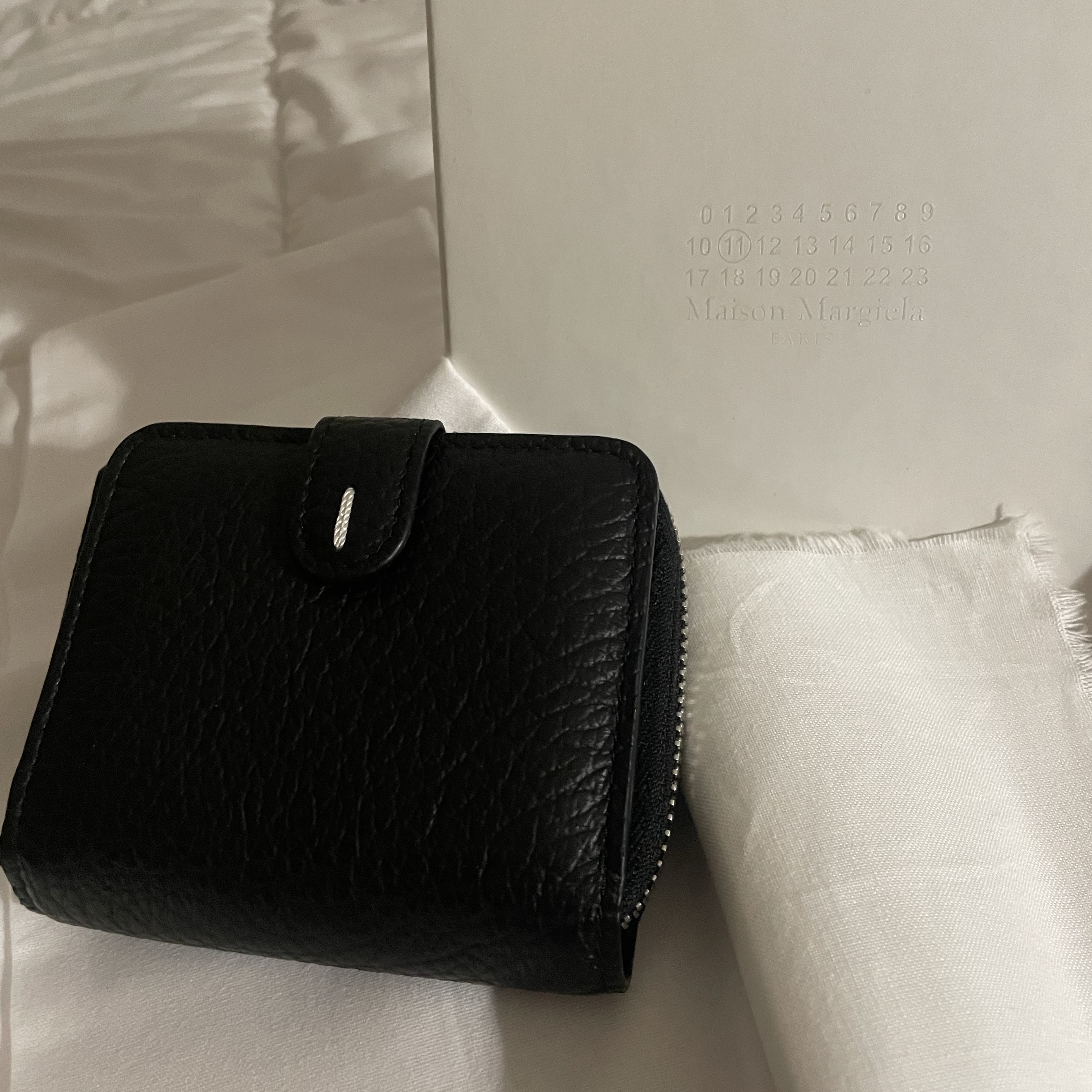 Maison Margiela Glam Slam Coin Pouch Black 착용 스타일 - 2
