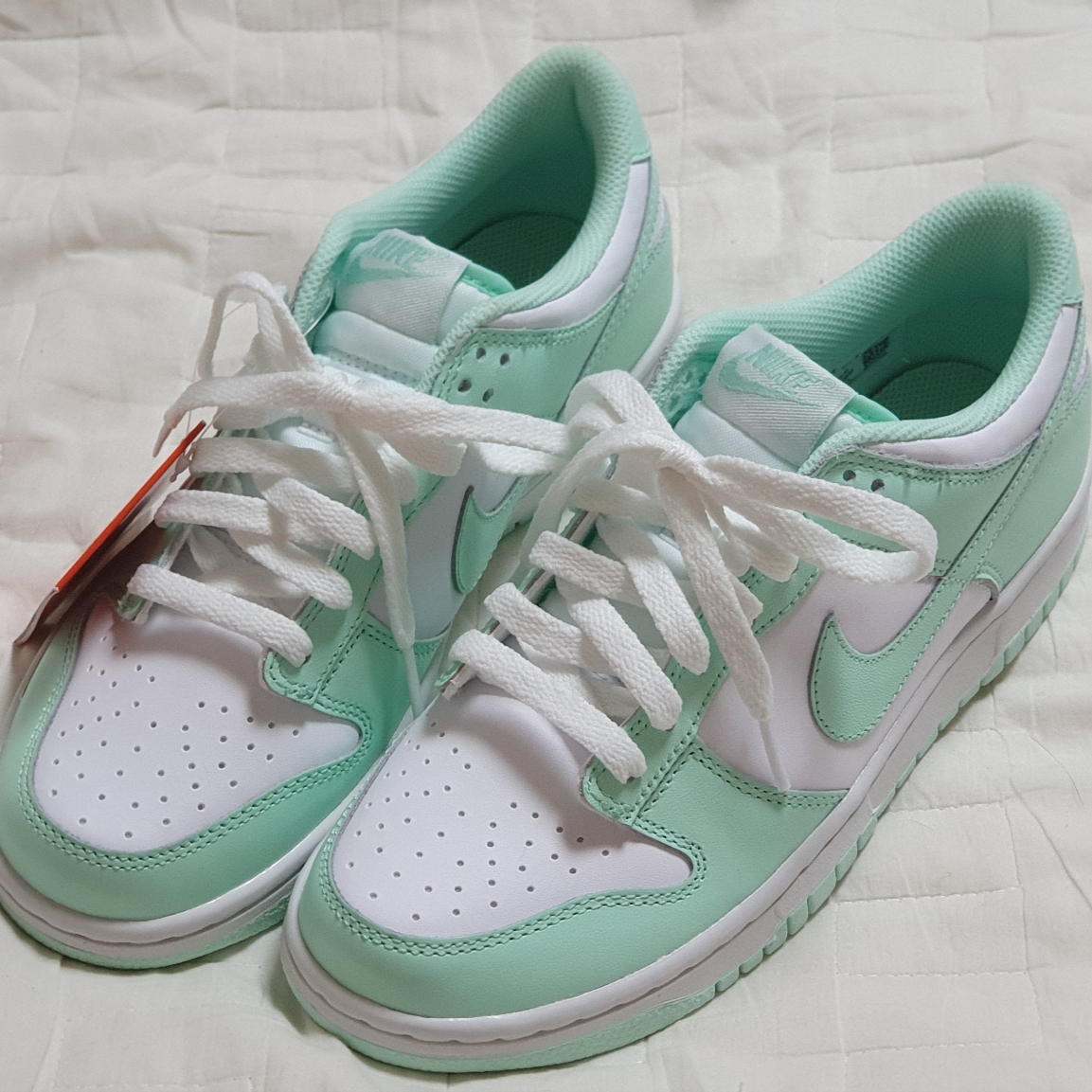 (W) Nike Dunk Low Green Glow 착용 스타일 - 2